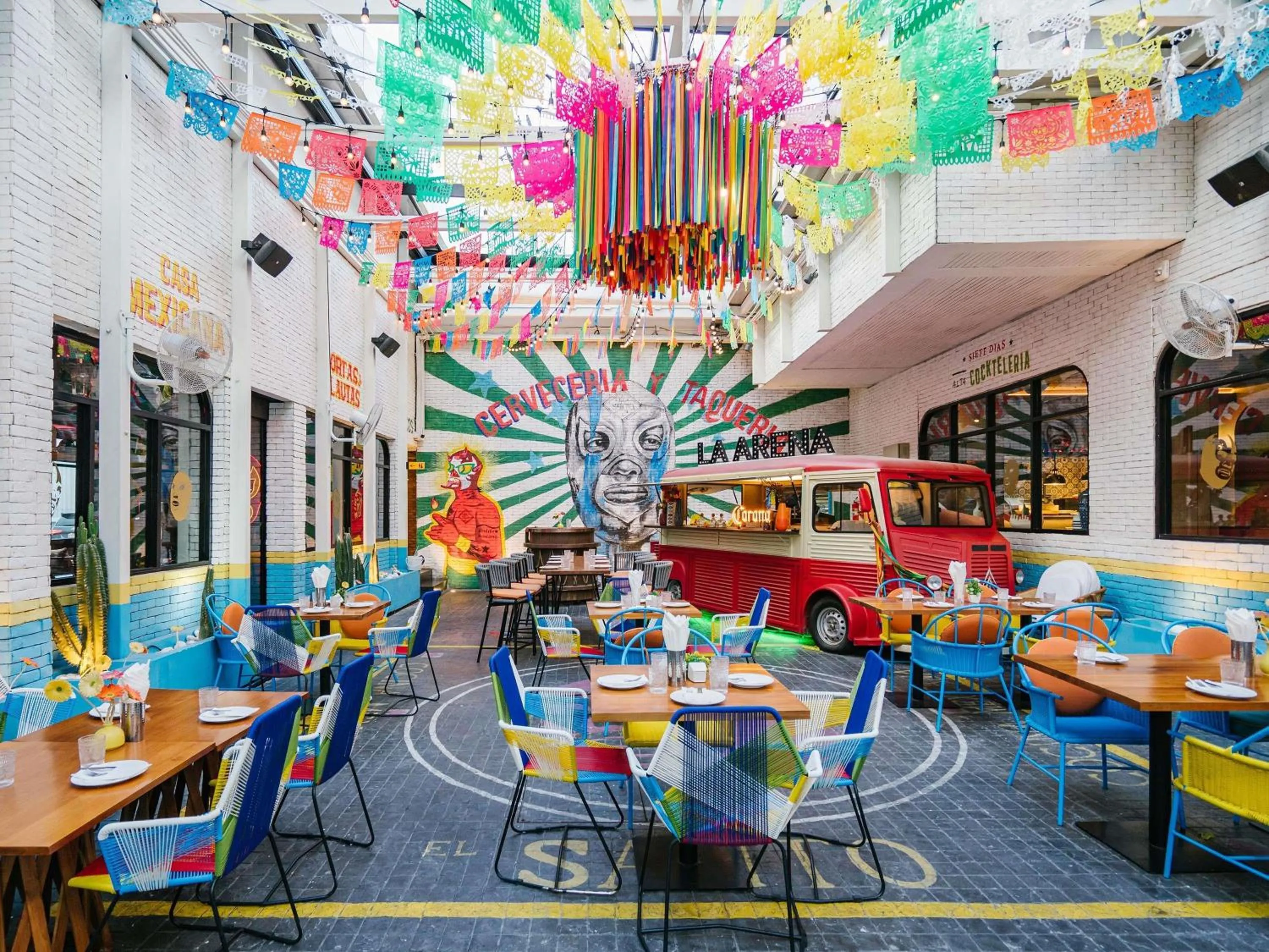 Restaurant/places to eat in Novotel Living Bangkok Sukhumvit Legacy