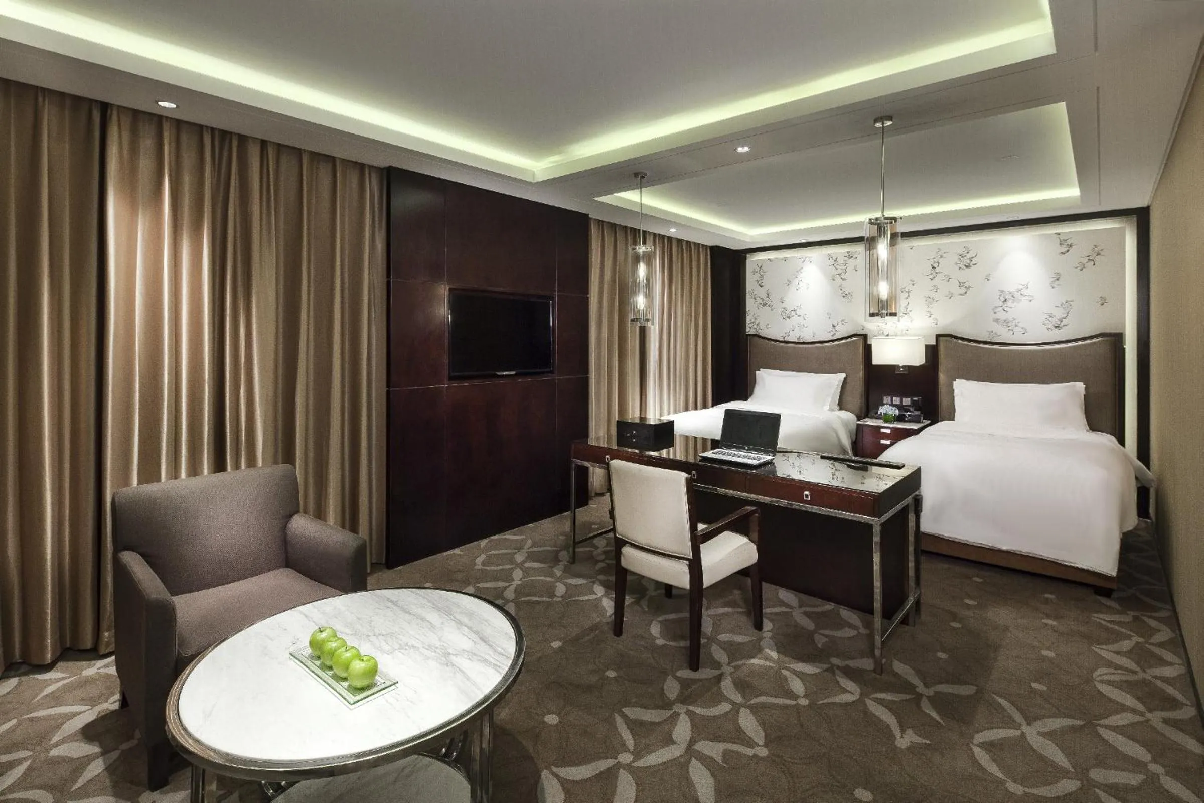 Bed, Seating Area in Grand Mercure Beijing Dongcheng Hotel