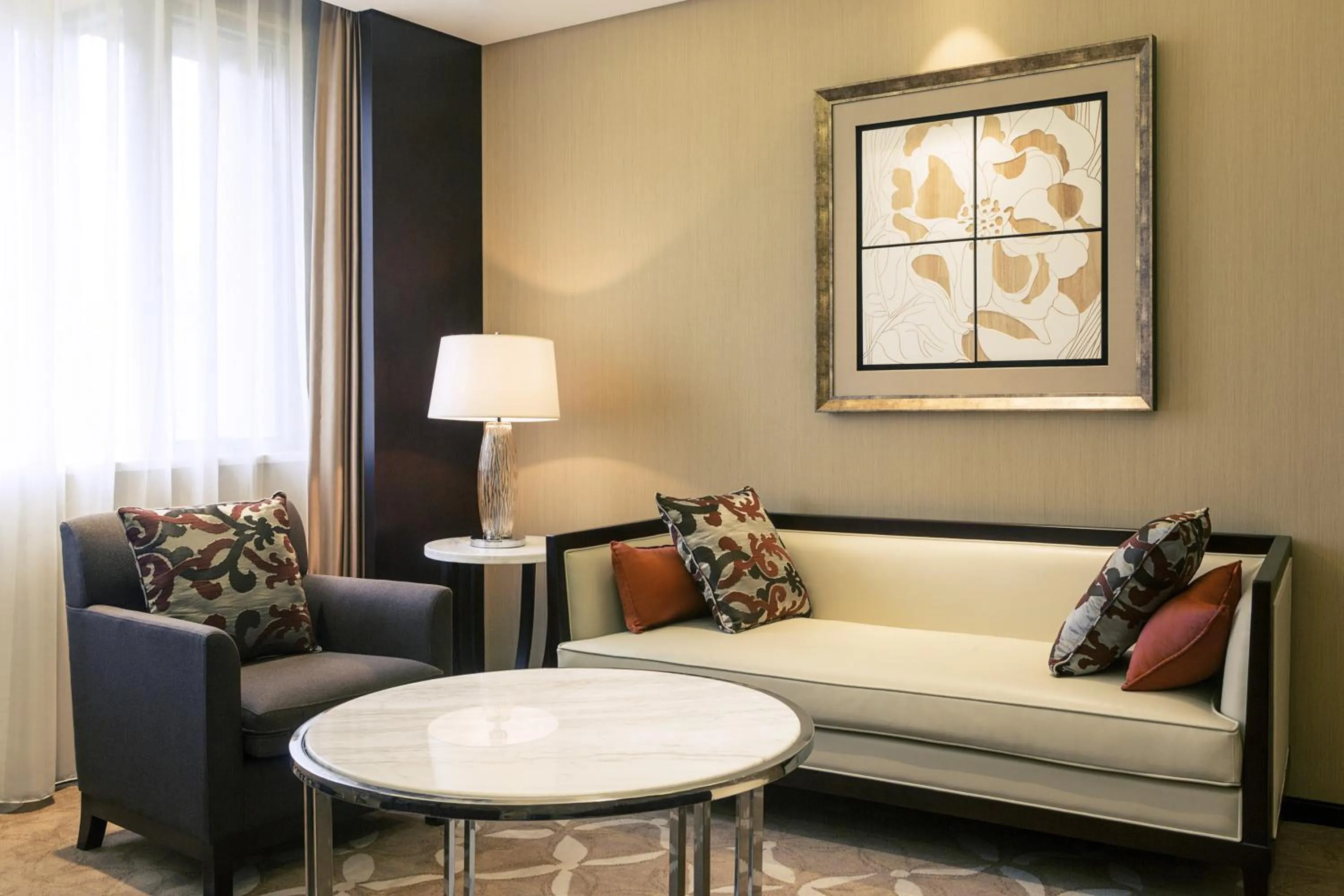 Living room, Seating Area in Grand Mercure Beijing Dongcheng Hotel