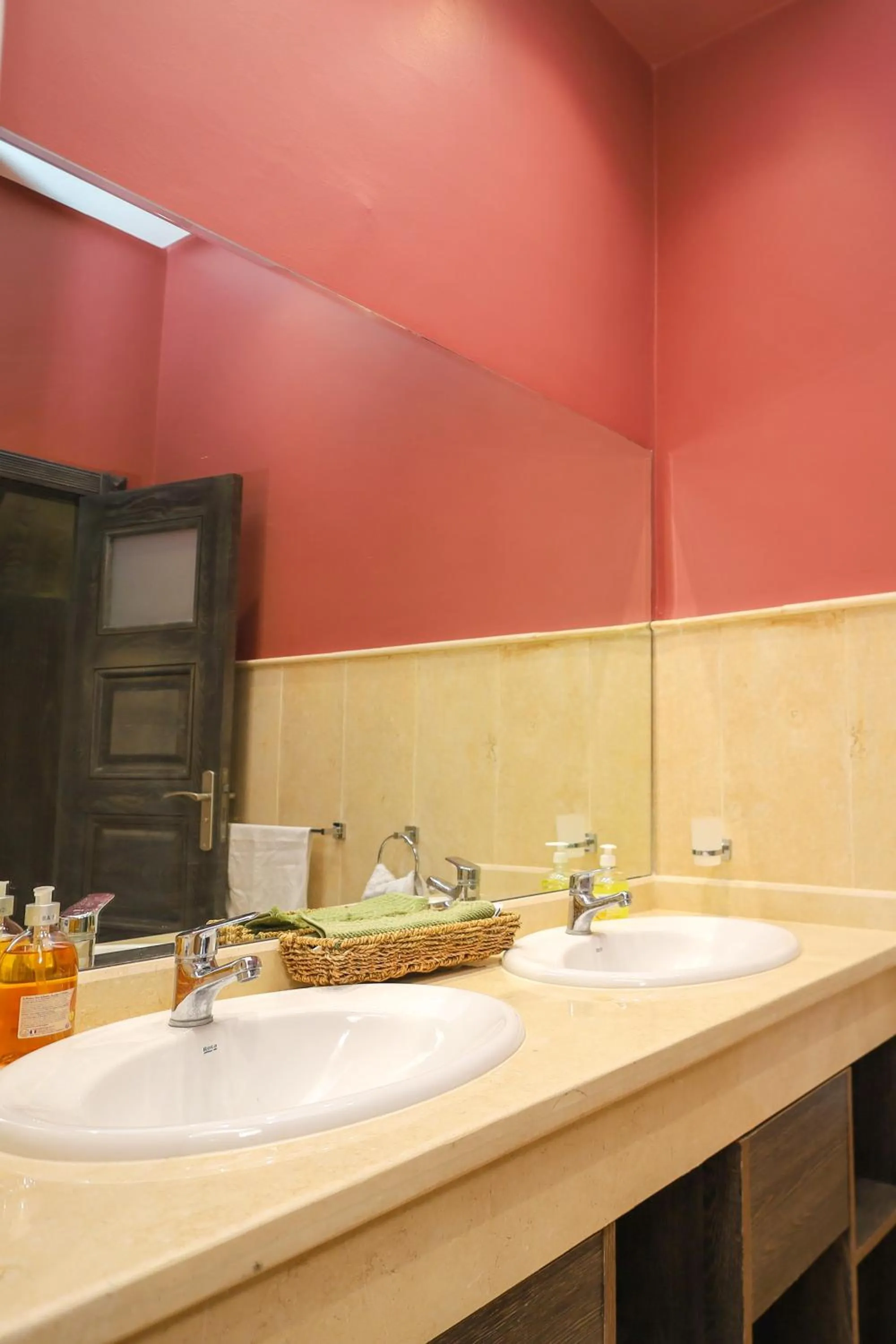 Bathroom in Konouz Palace