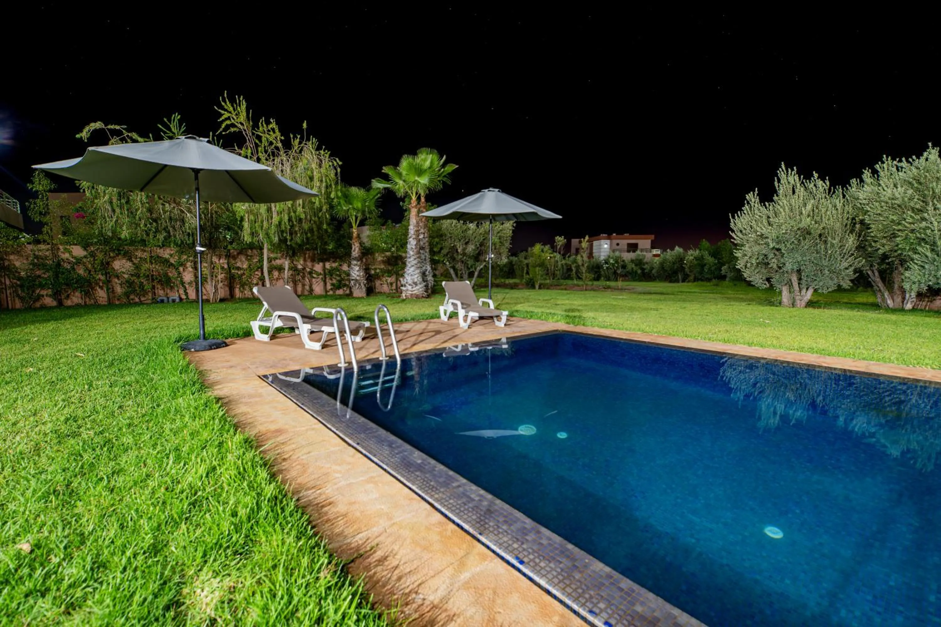 Swimming pool in Konouz Palace