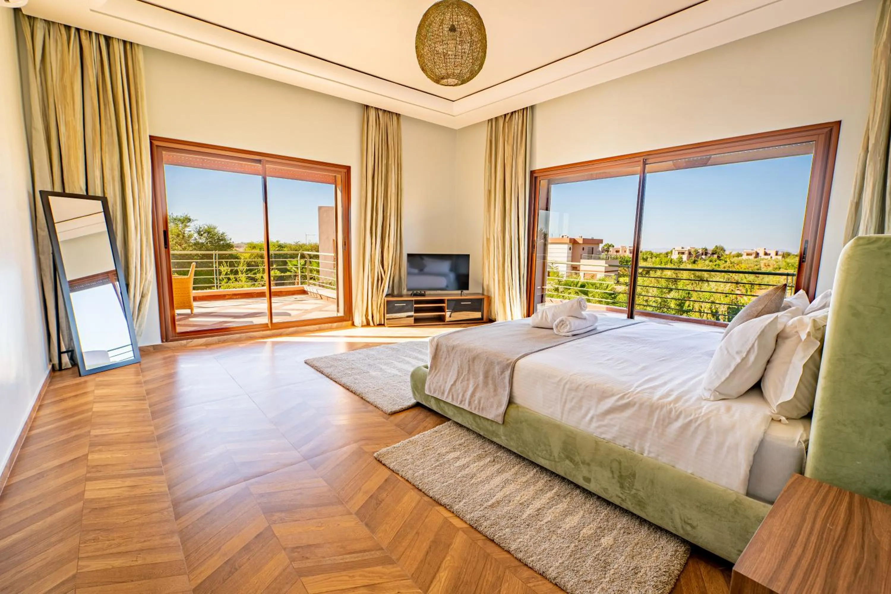 Bedroom, Bed in Konouz Palace