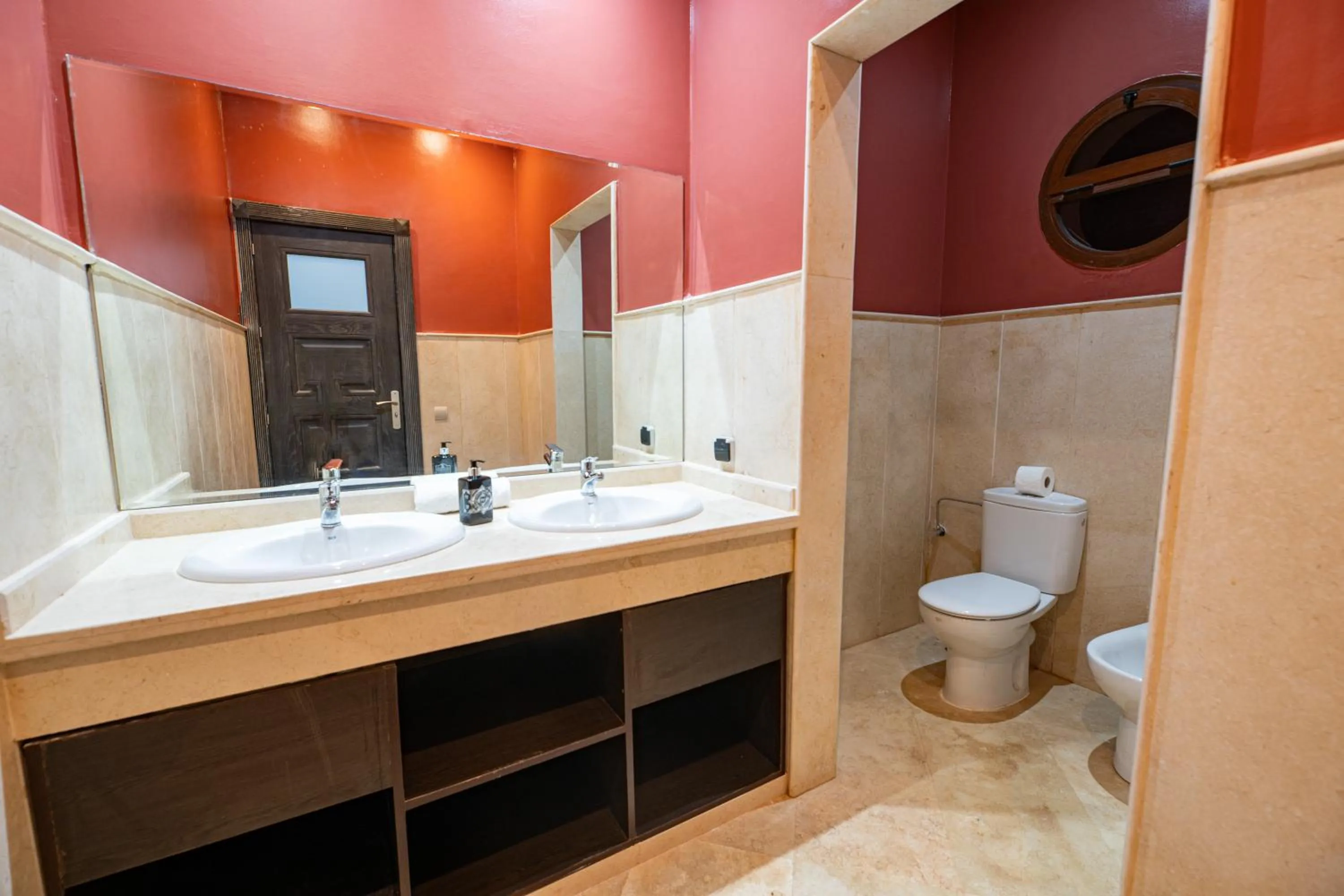 Bathroom in Konouz Palace