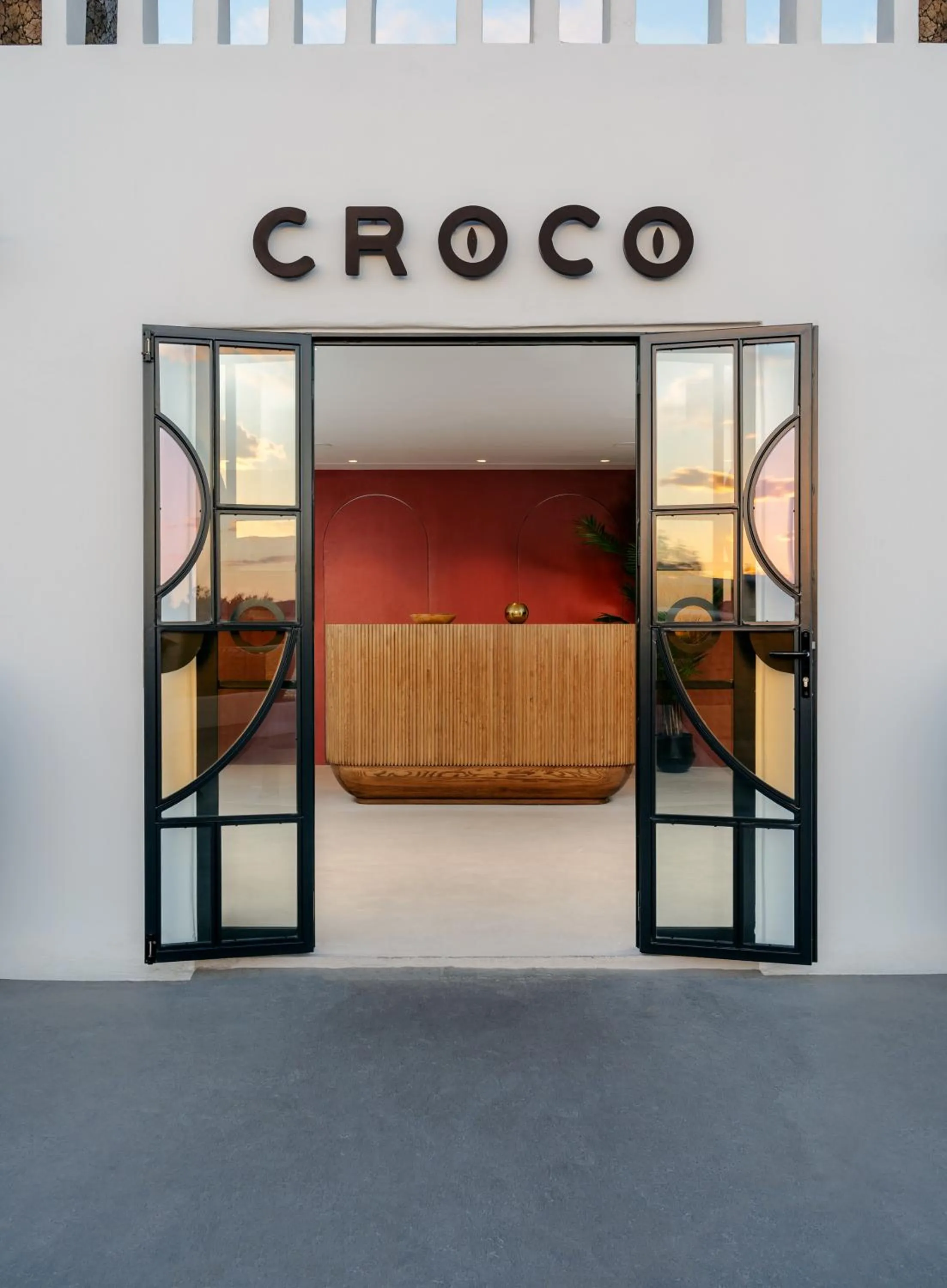 Facade/entrance, Bed in Croco Mykonos