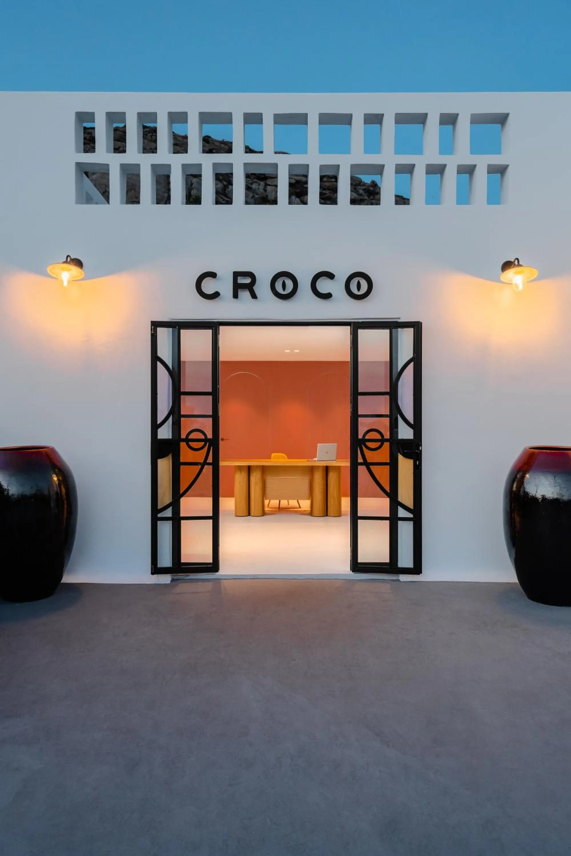 Facade/entrance in Croco Mykonos