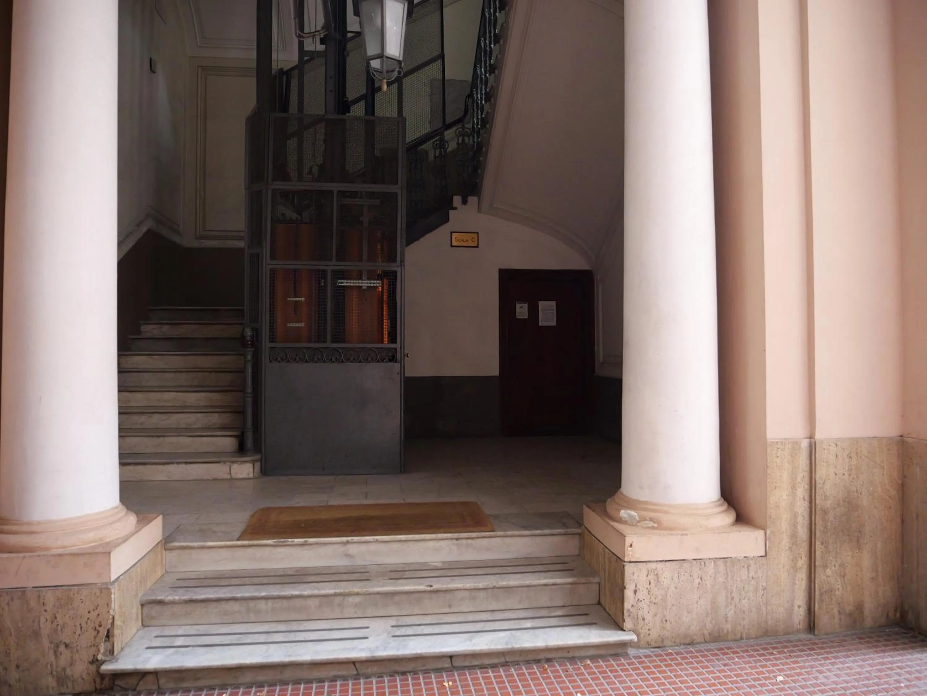 Facade/entrance in Corso Umberto 22 Guest House