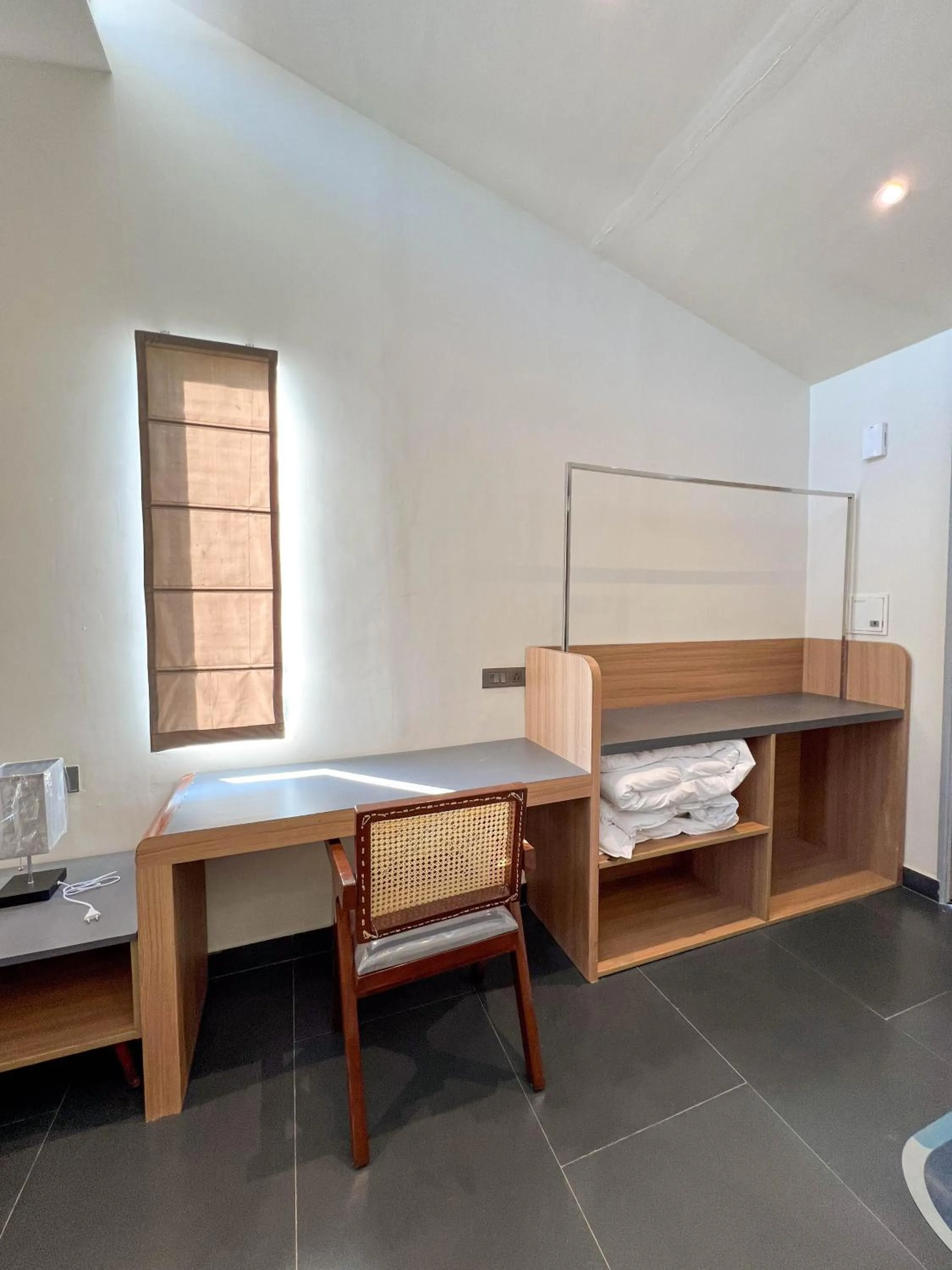 hair dresser, Bed in Bir Valley Retreat