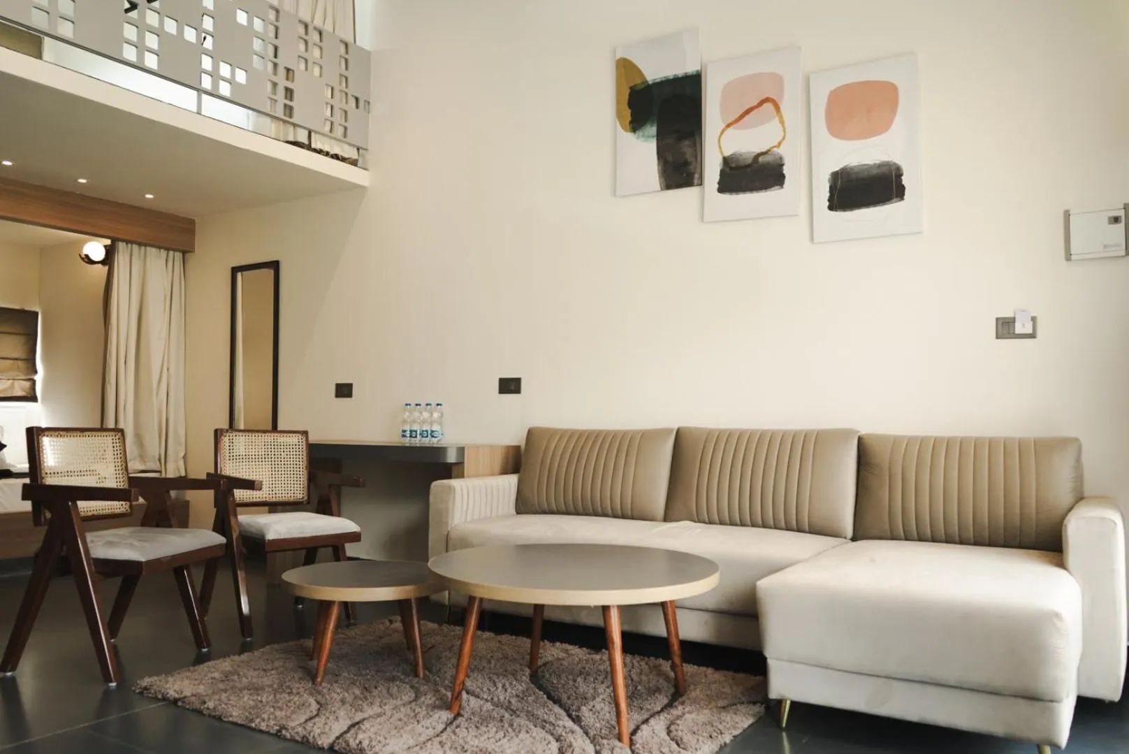 Living room in Bir Valley Retreat