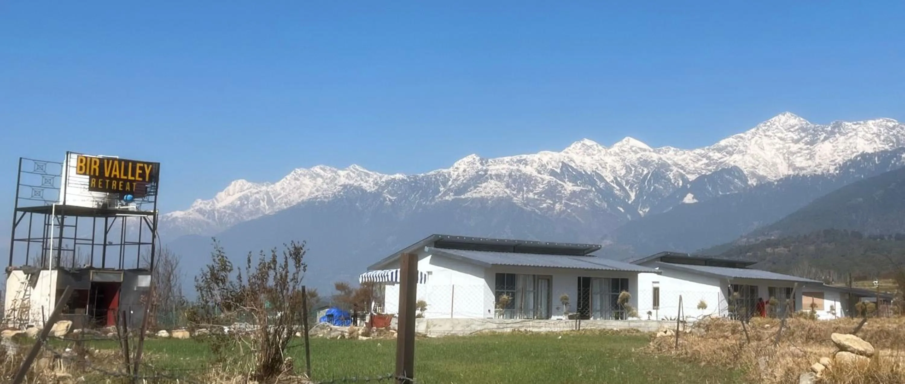 Mountain view in Bir Valley Retreat