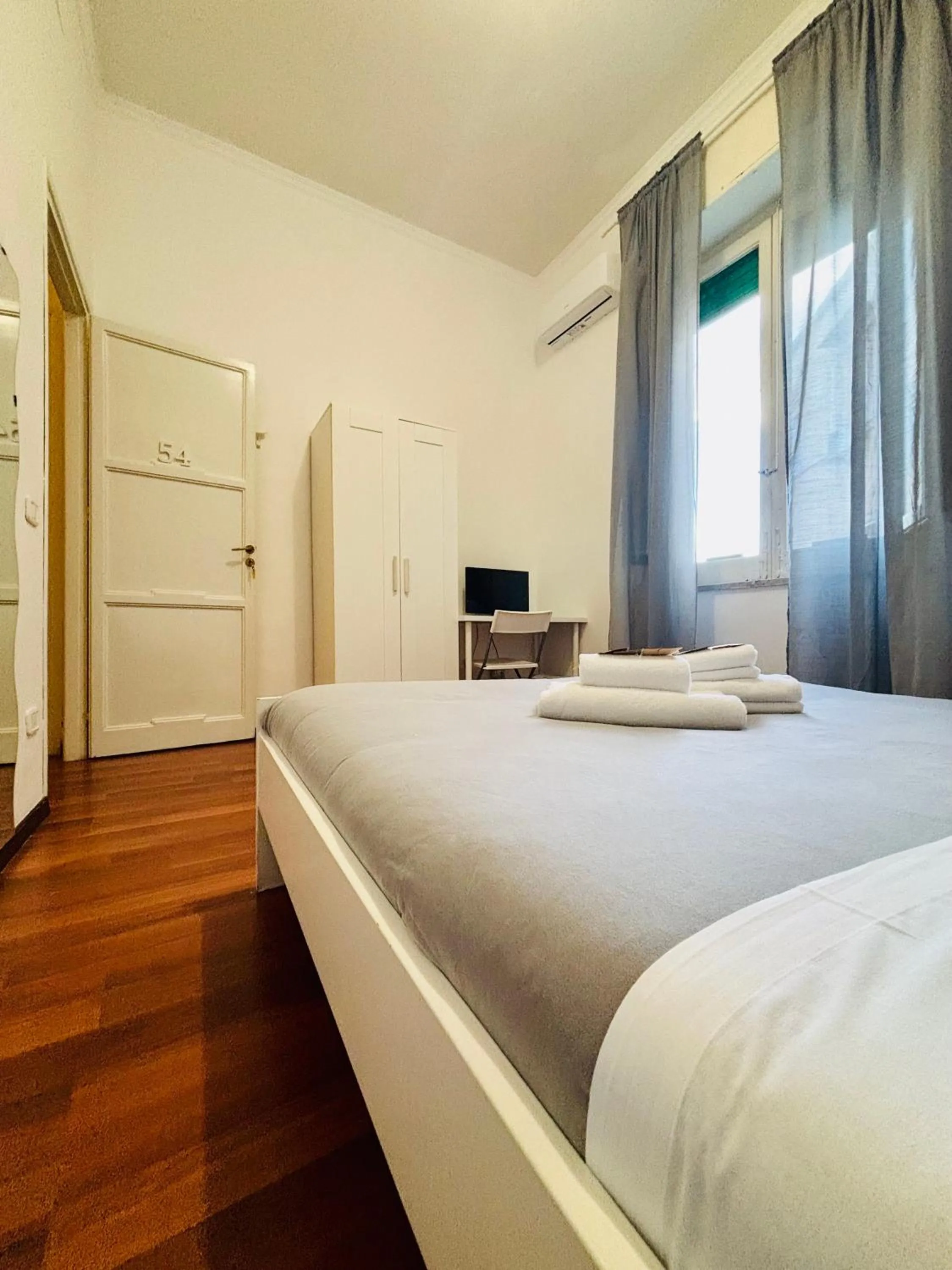 Bed in Castelnuovo Rooms #Politeama