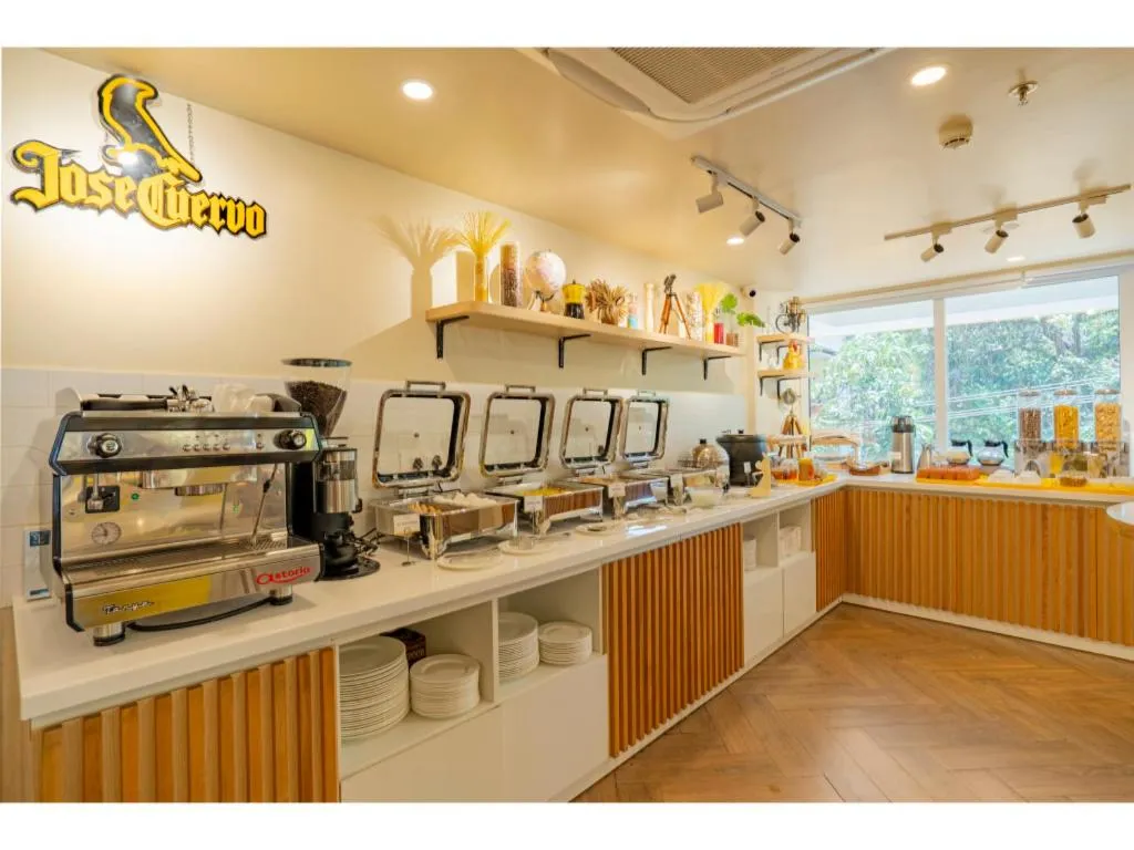 Food and drinks in Bloom Hotel - Dona Paula