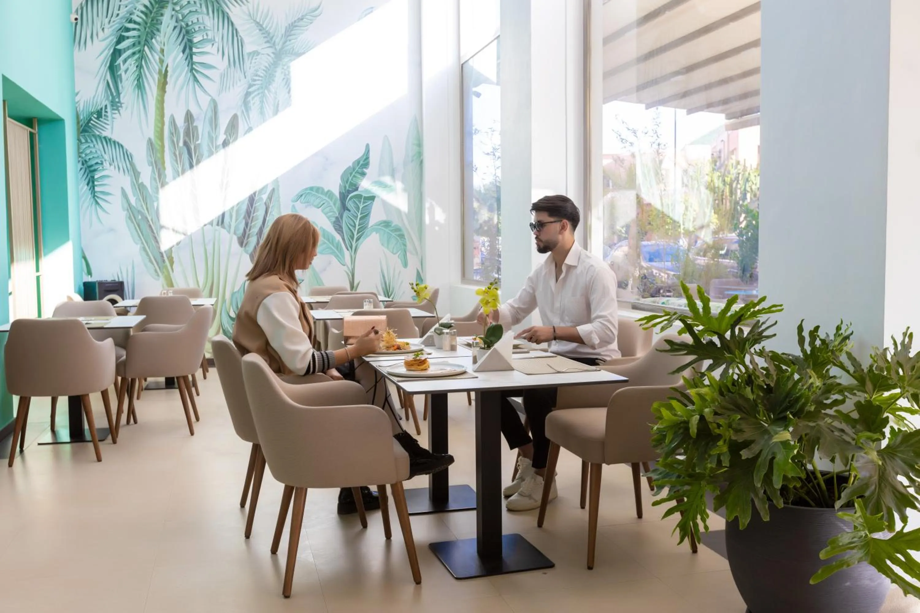 People in Tempoo Hotel Marrakech City Centre Adults Only