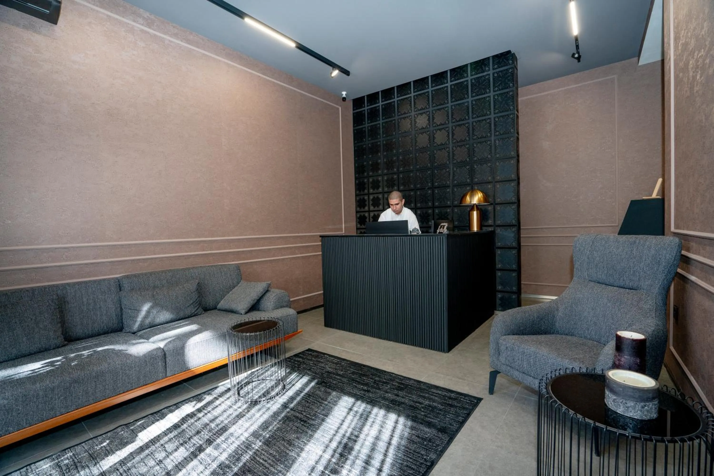 Living room, Bed in Hotel Best Tbilisi