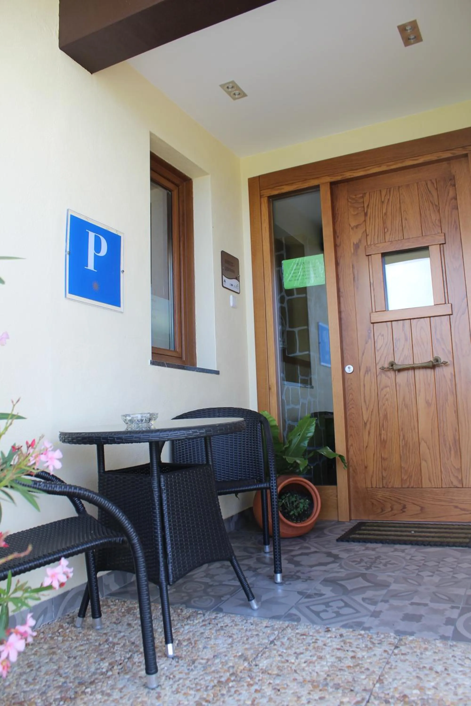 Facade/entrance in Gazteategi