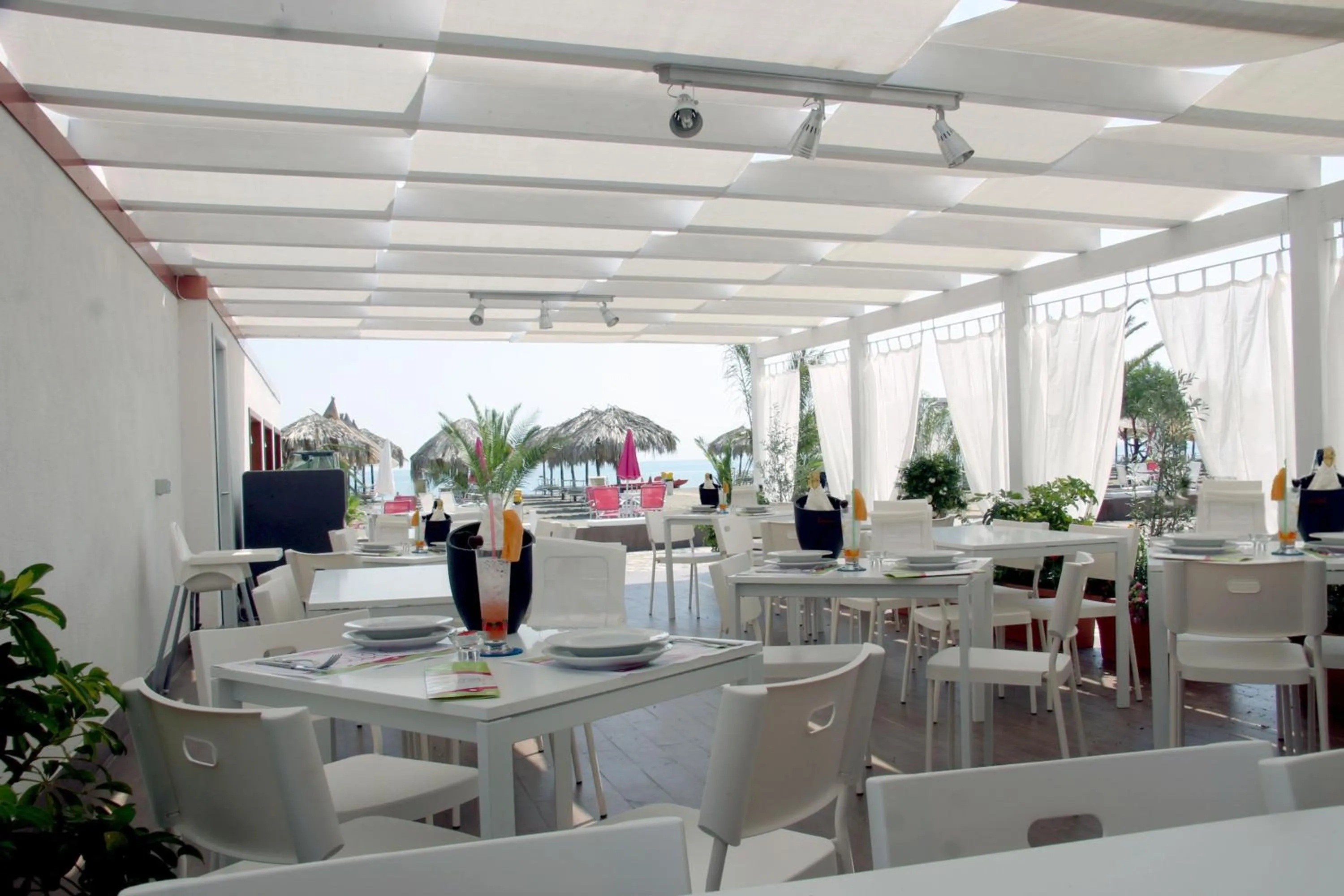 Restaurant/places to eat in Beach Club Ippocampo