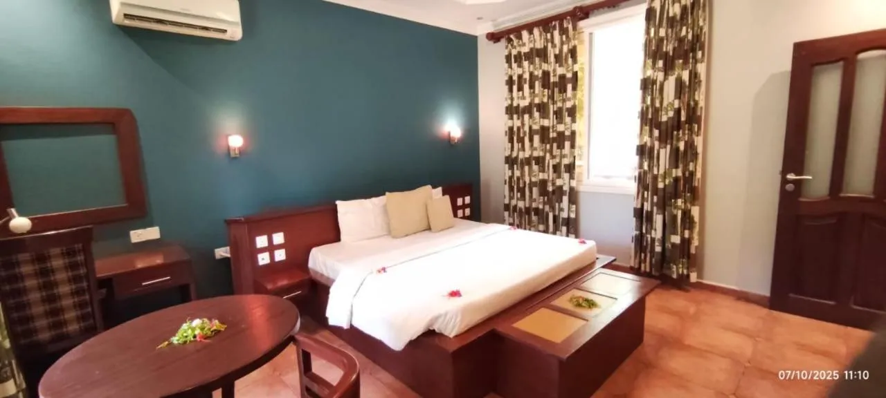 Bed in Sunrise Beach Resort