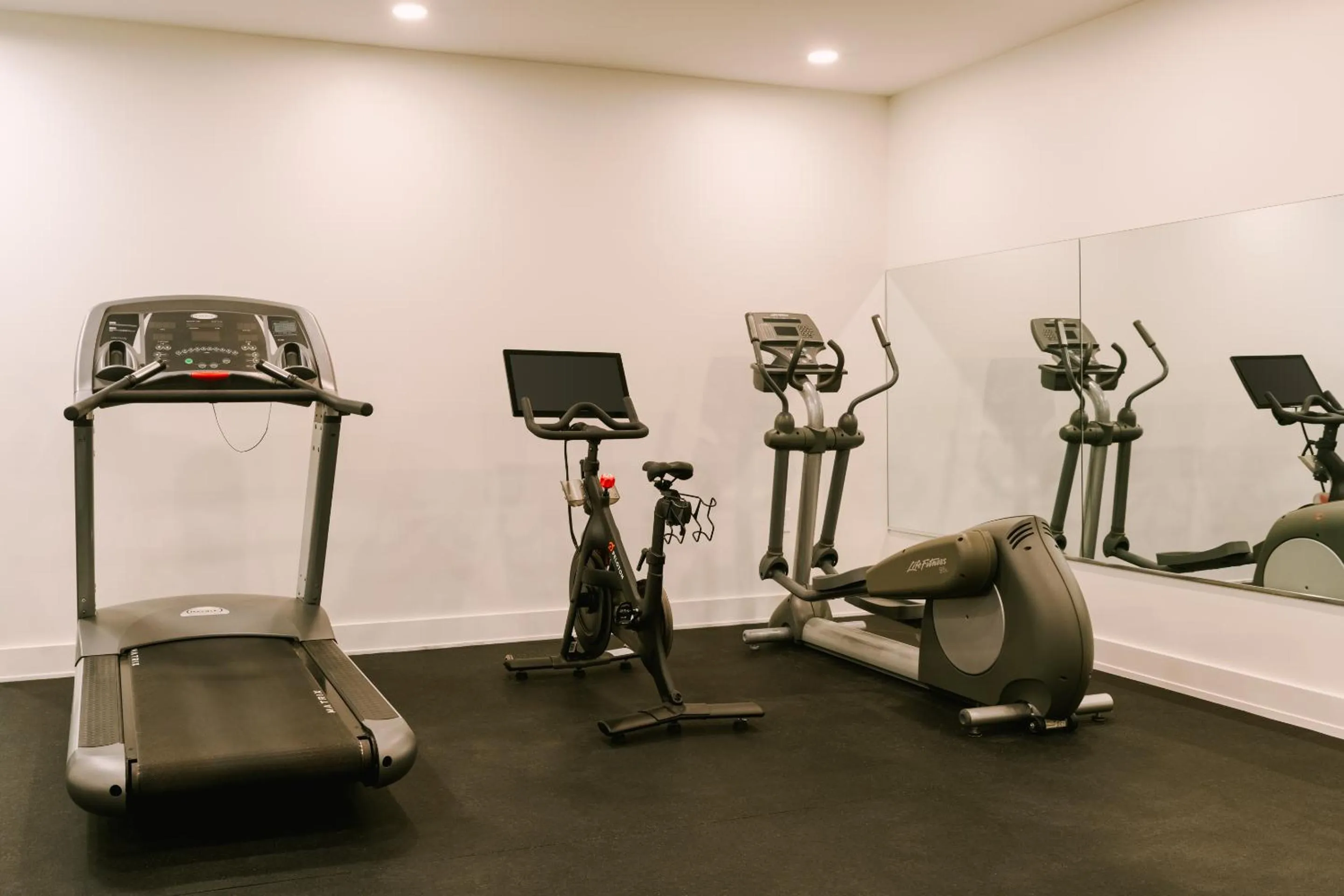 Fitness centre/facilities in Reside NoMa, a Wyndham Residence