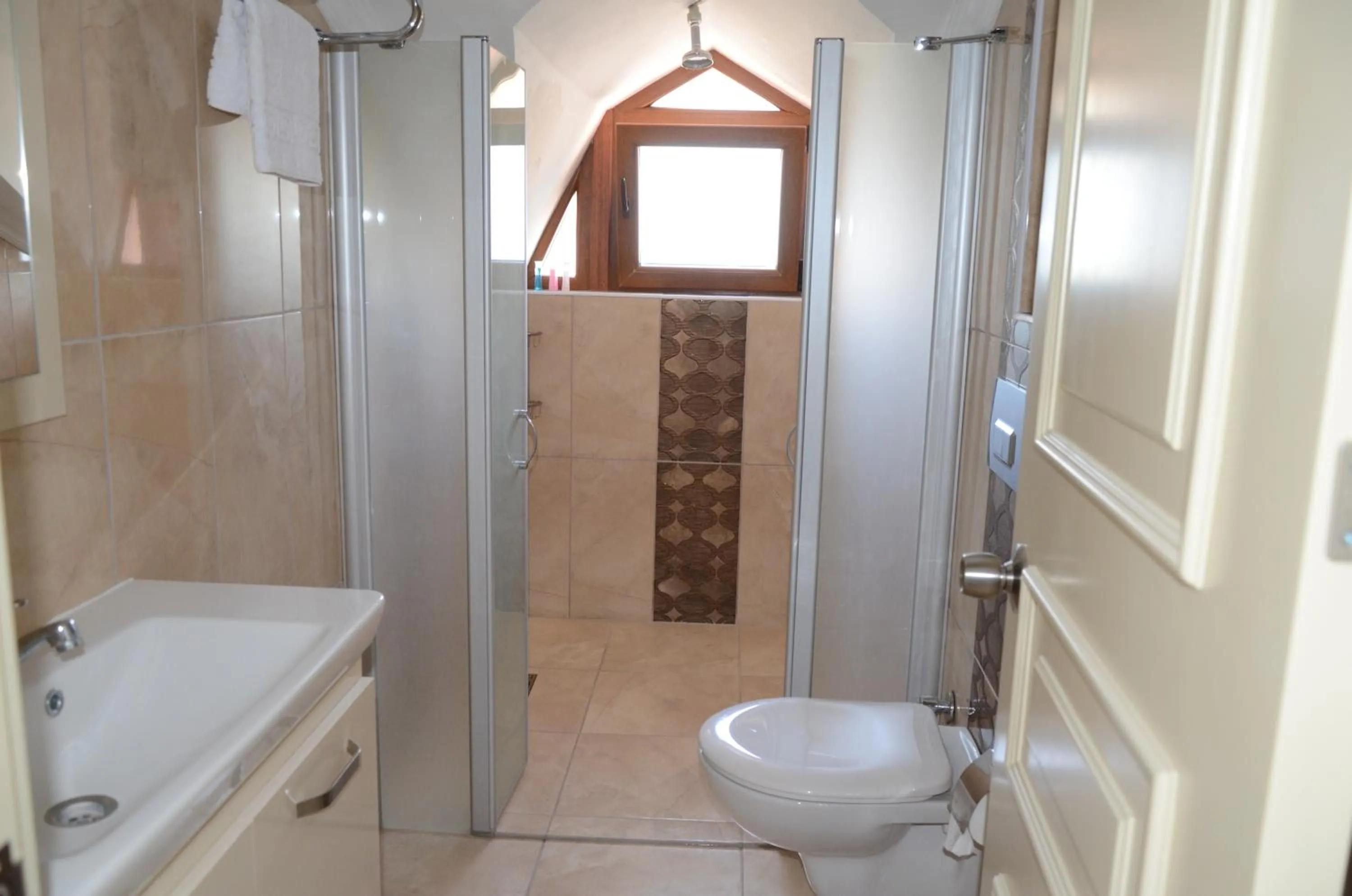 Toilet in Funda Hotel