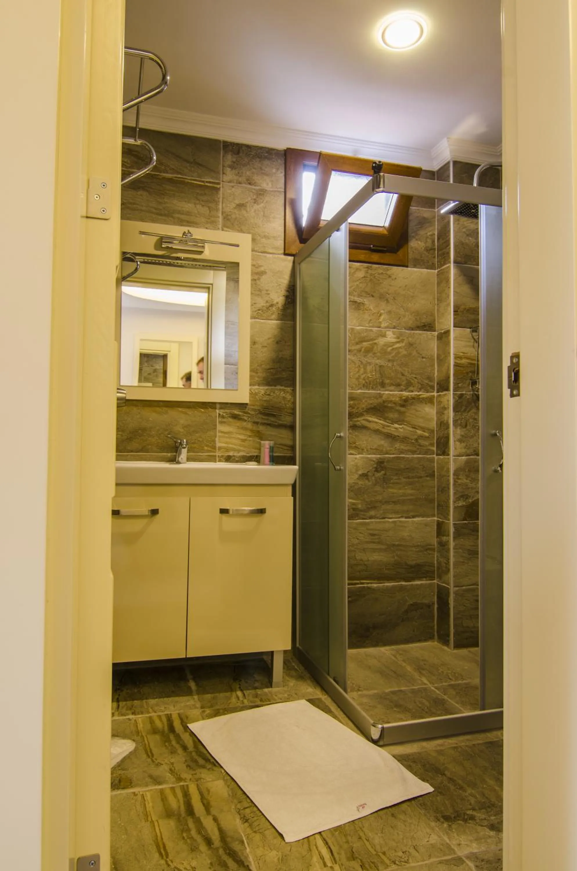 Bathroom in Funda Hotel