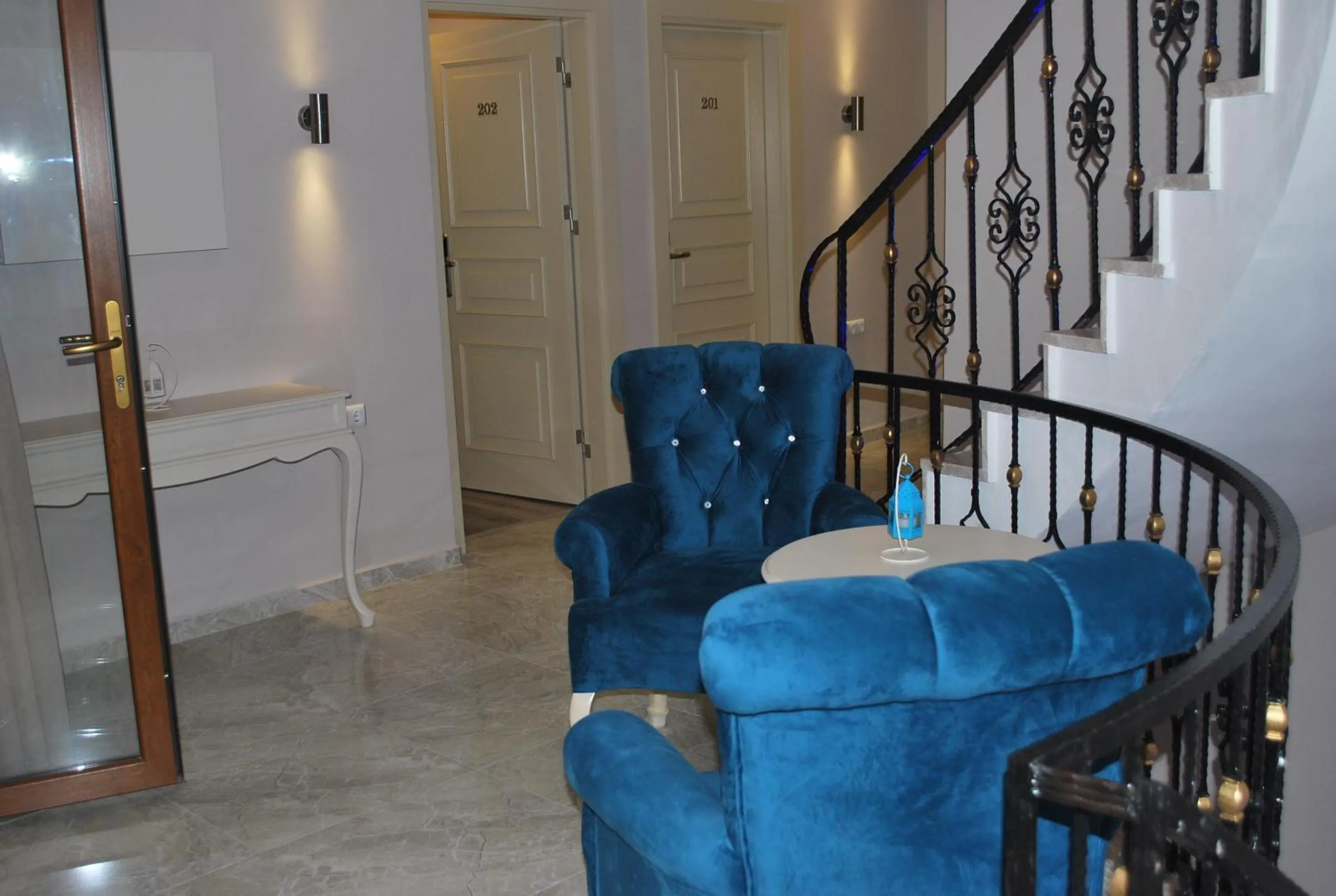 Seating area in Funda Hotel