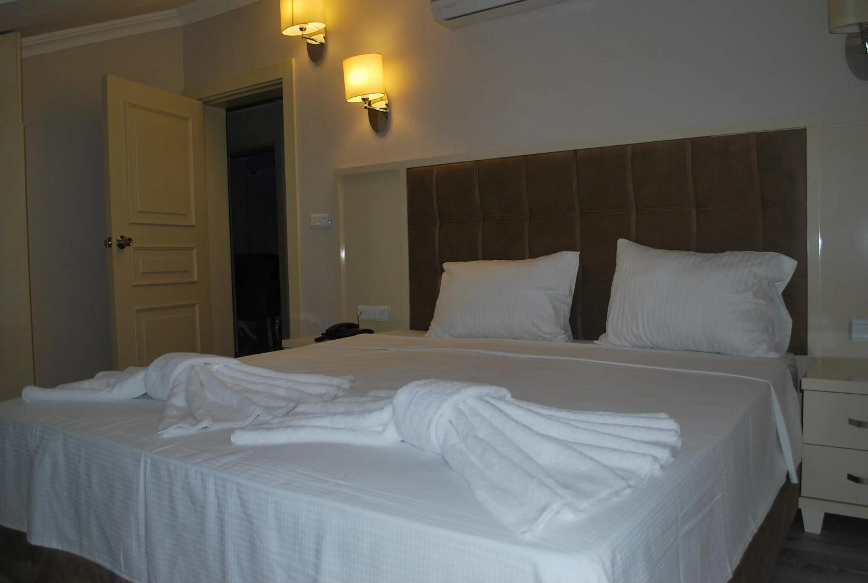 Bed in Funda Hotel
