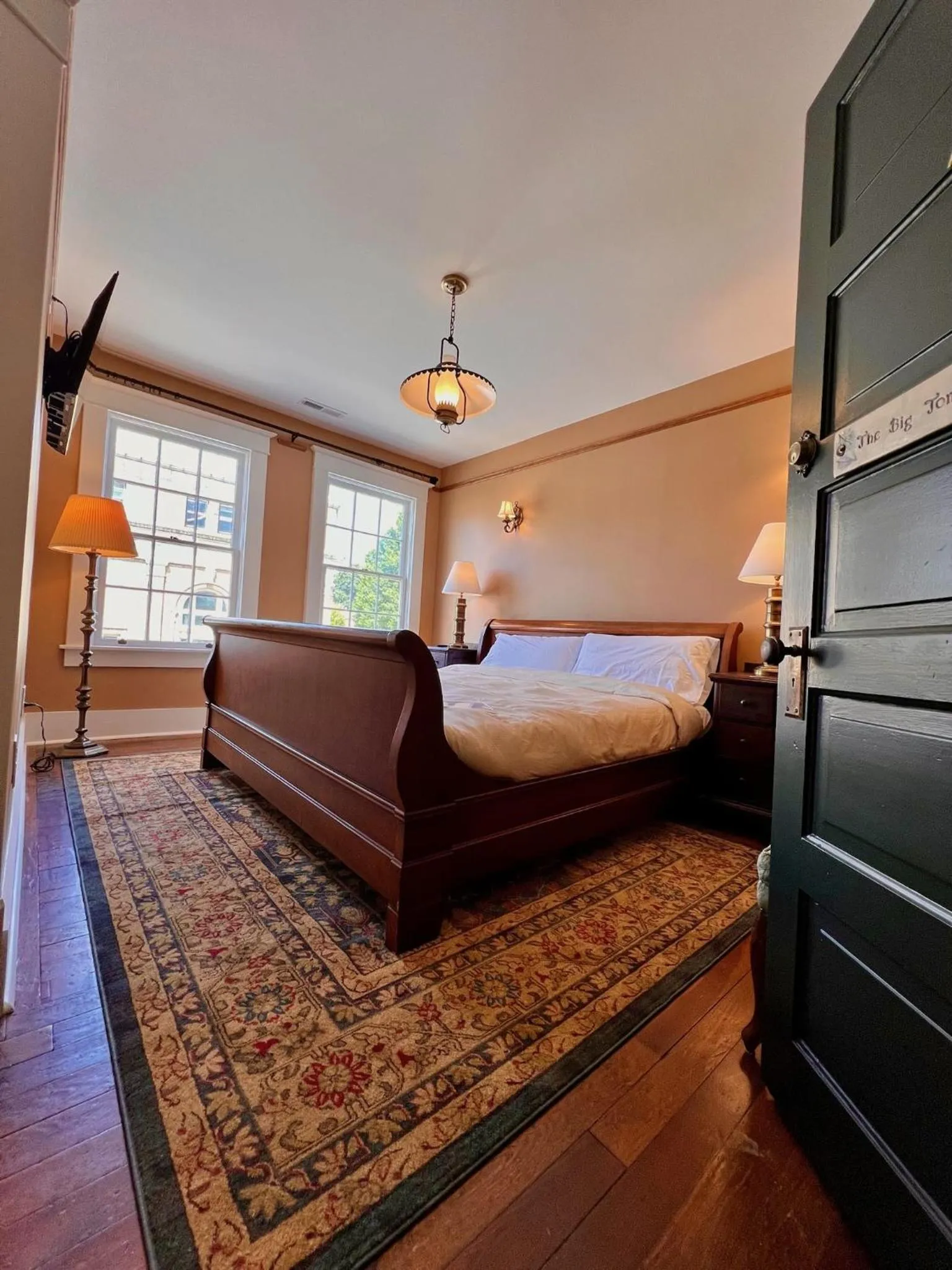 Bedroom, Bed in The NuWray Hotel & Carriage House