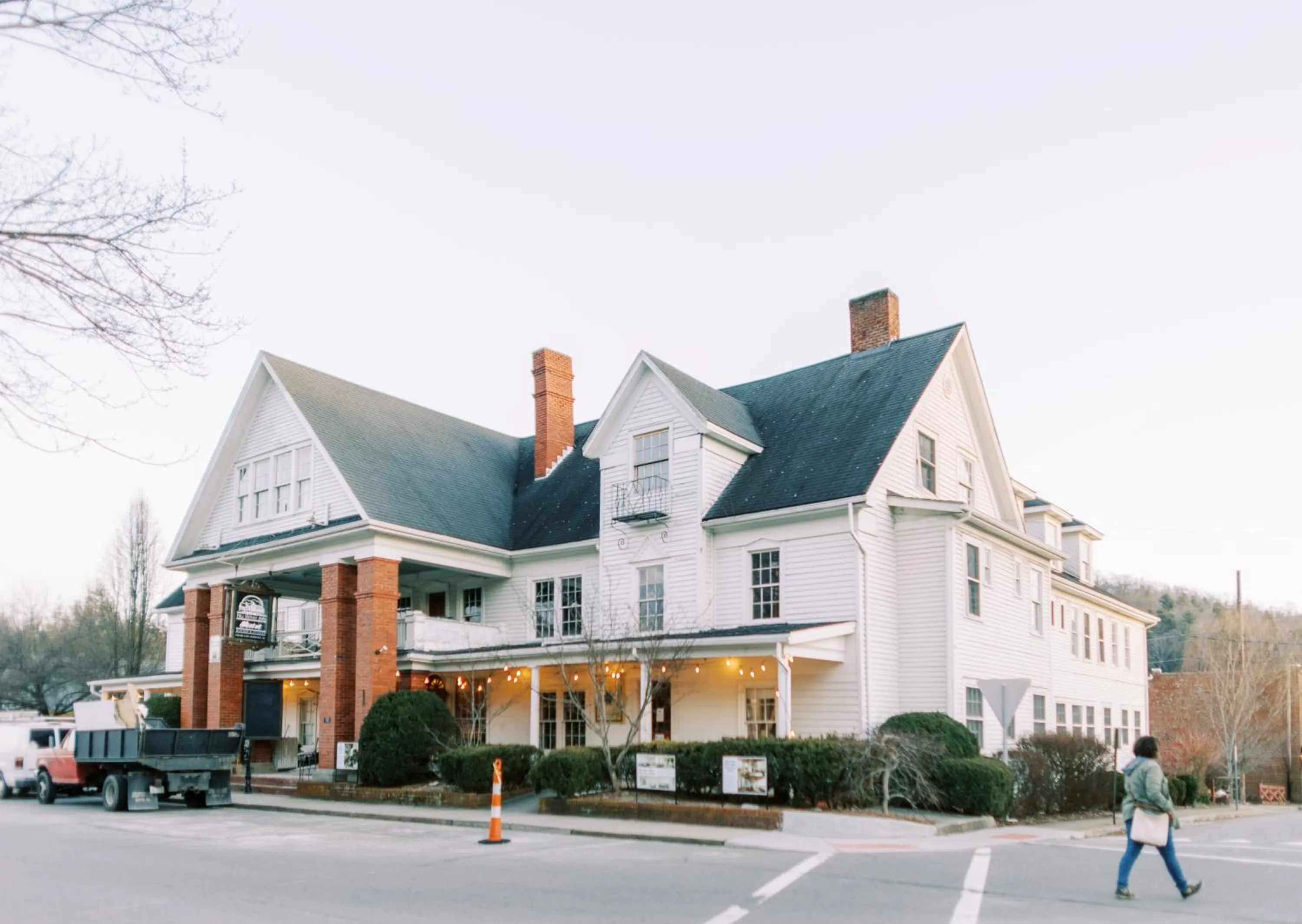 Facade/entrance in The NuWray Hotel & Carriage House