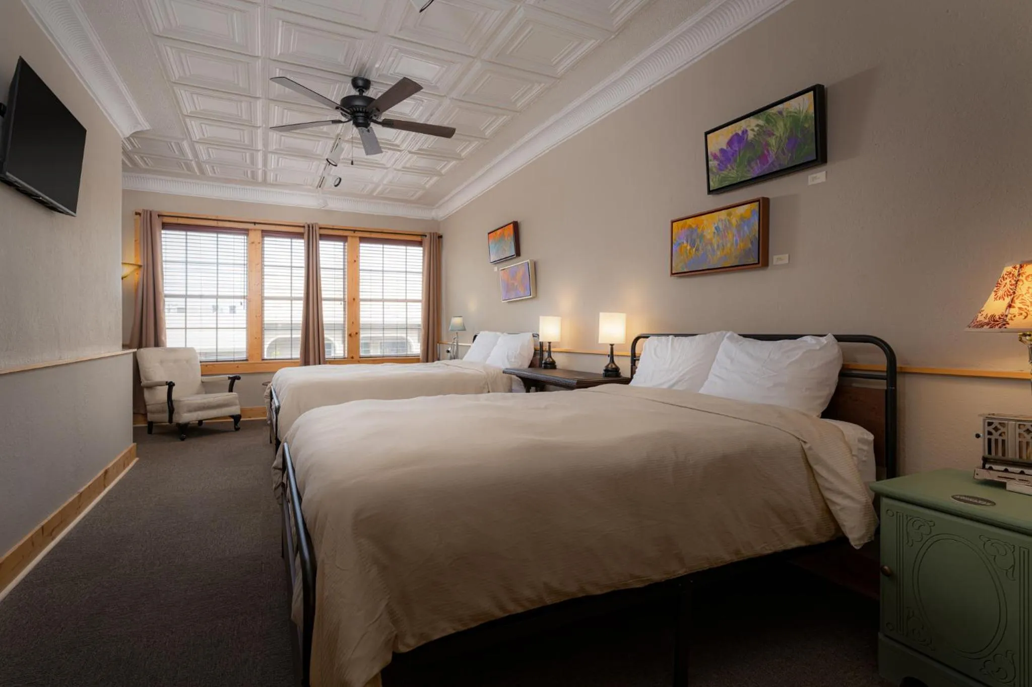 Bedroom, Bed in The NuWray Hotel & Carriage House