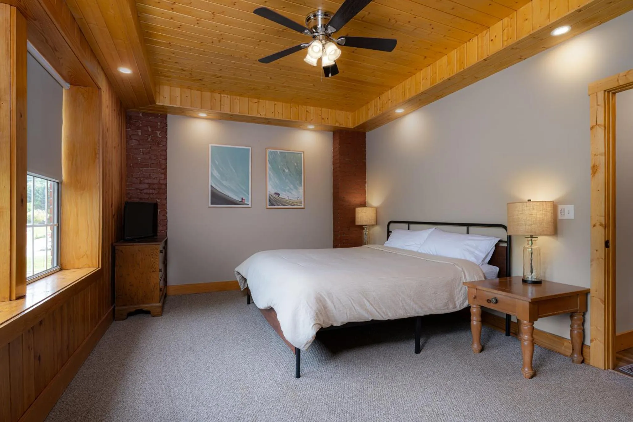 Bedroom, Bed in The NuWray Hotel & Carriage House