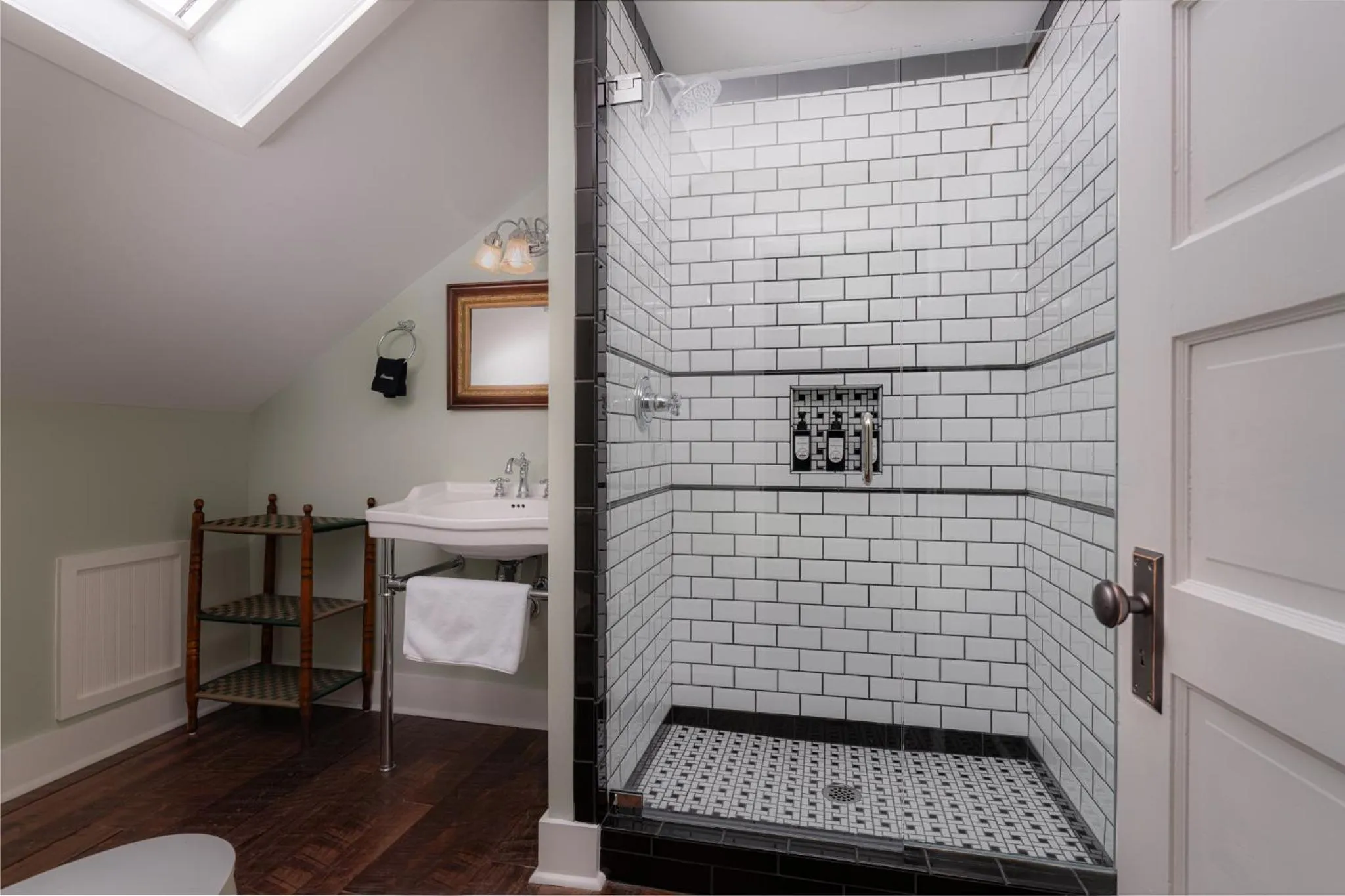 Bathroom in The NuWray Hotel & Carriage House