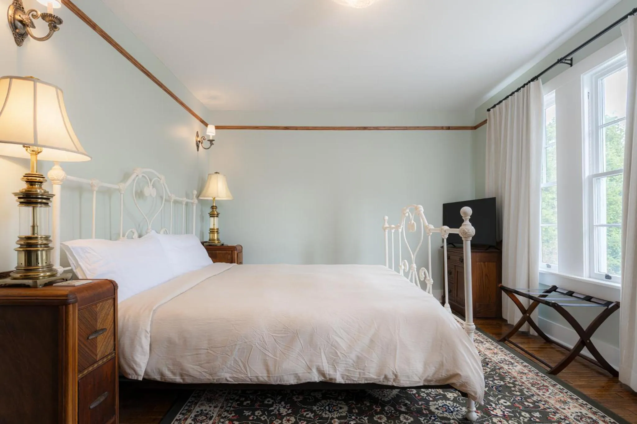 Bedroom, Bed in The NuWray Hotel & Carriage House