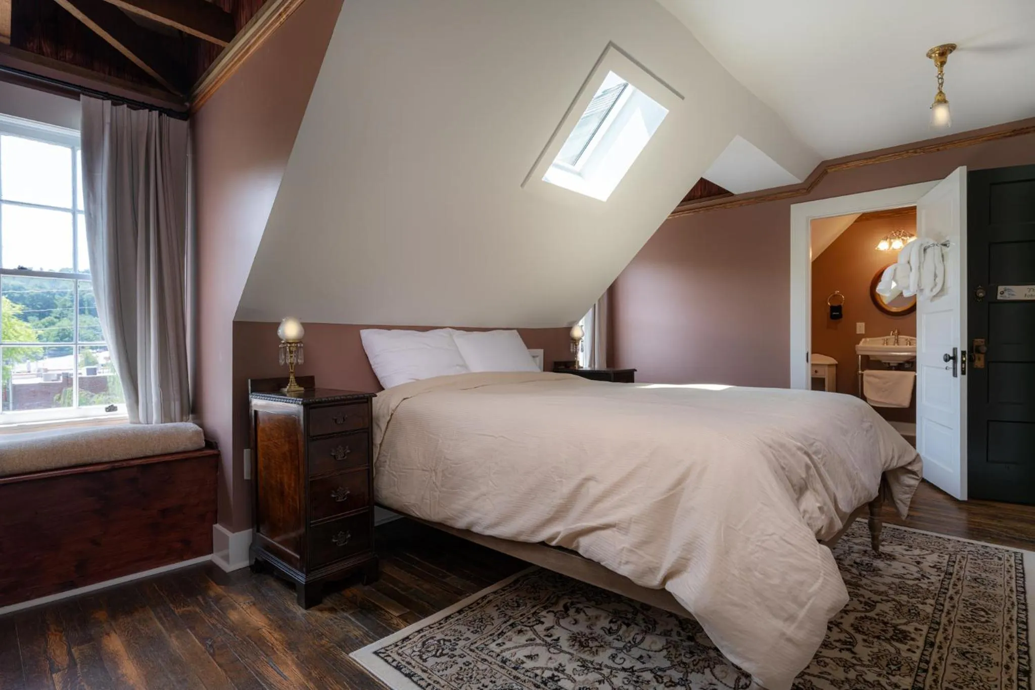 Bedroom, Bed in The NuWray Hotel & Carriage House