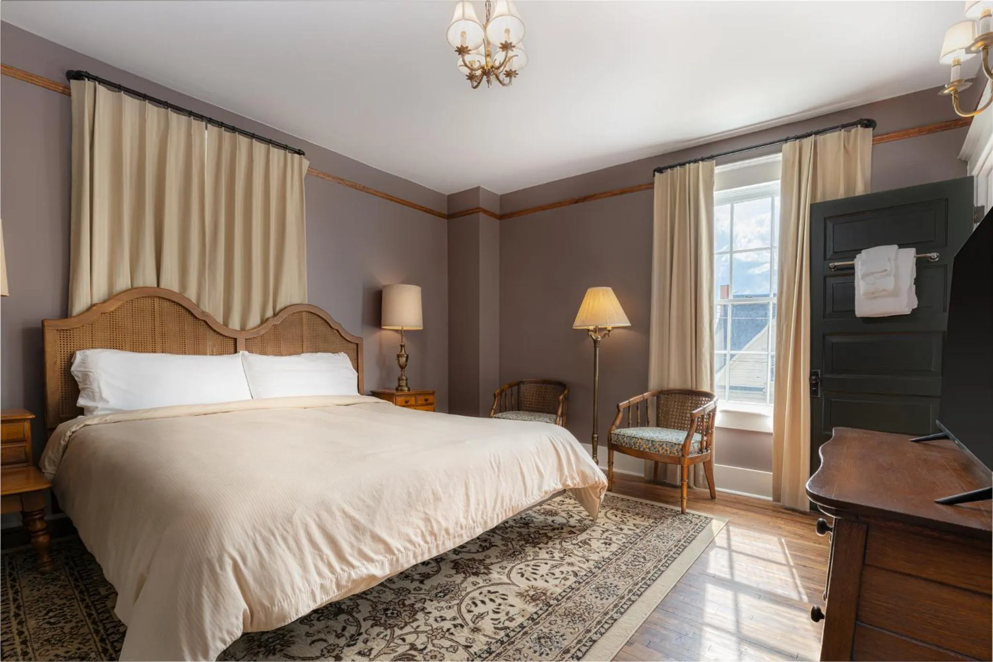 Bedroom, Bed in The NuWray Hotel & Carriage House