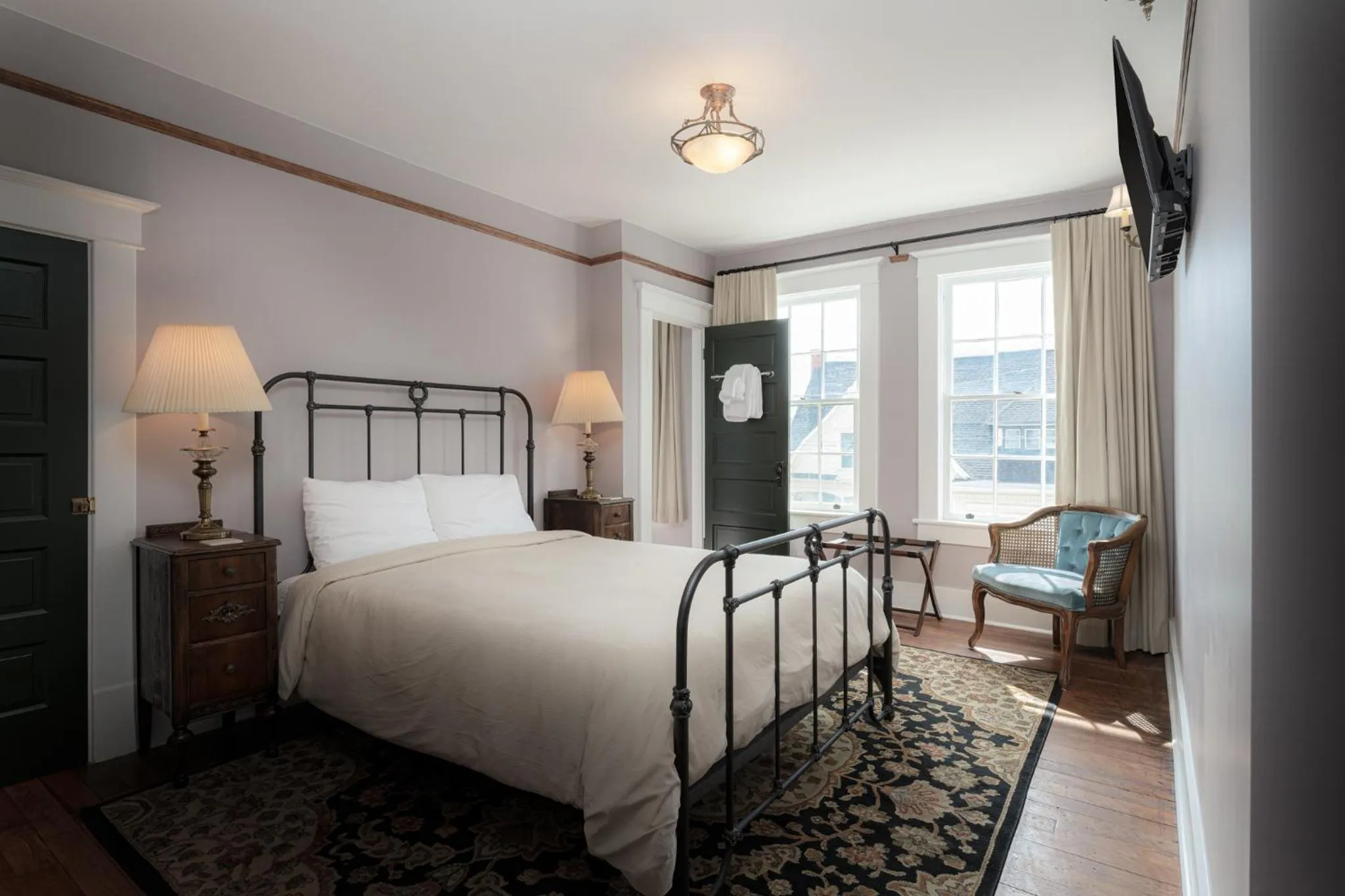 Bedroom, Bed in The NuWray Hotel & Carriage House