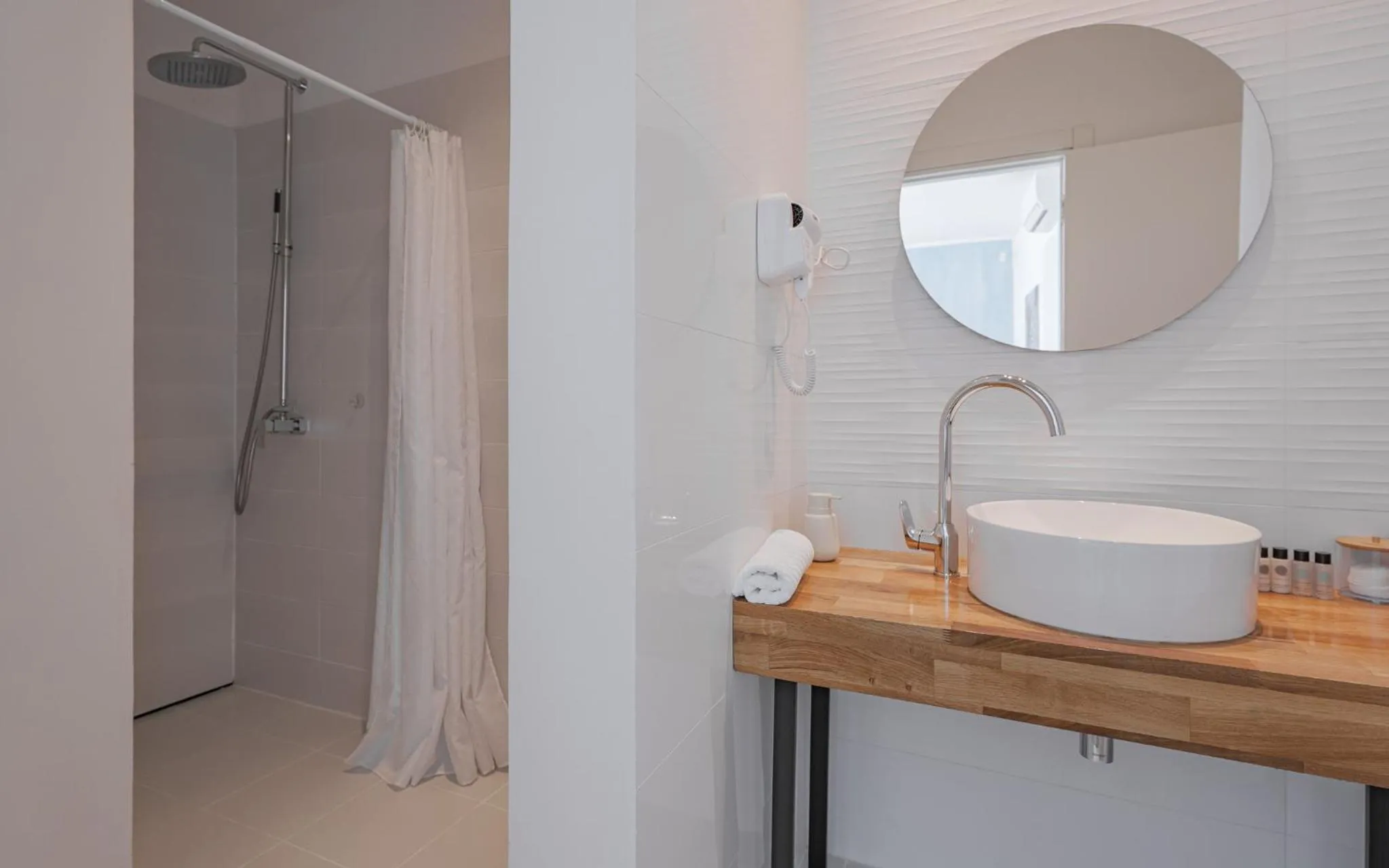 Shower in Monvidal by Bura Hotels - Adults Only