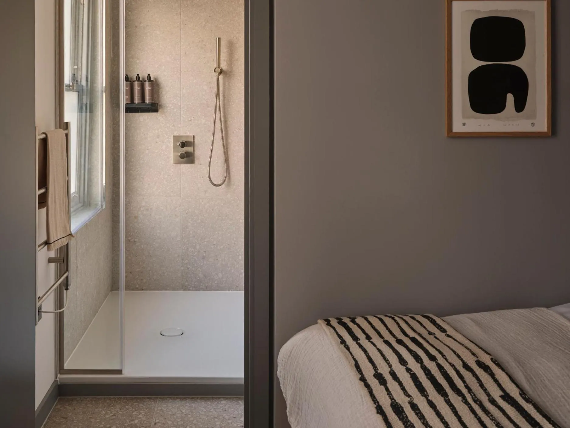 Shower, Bed in The Marloes