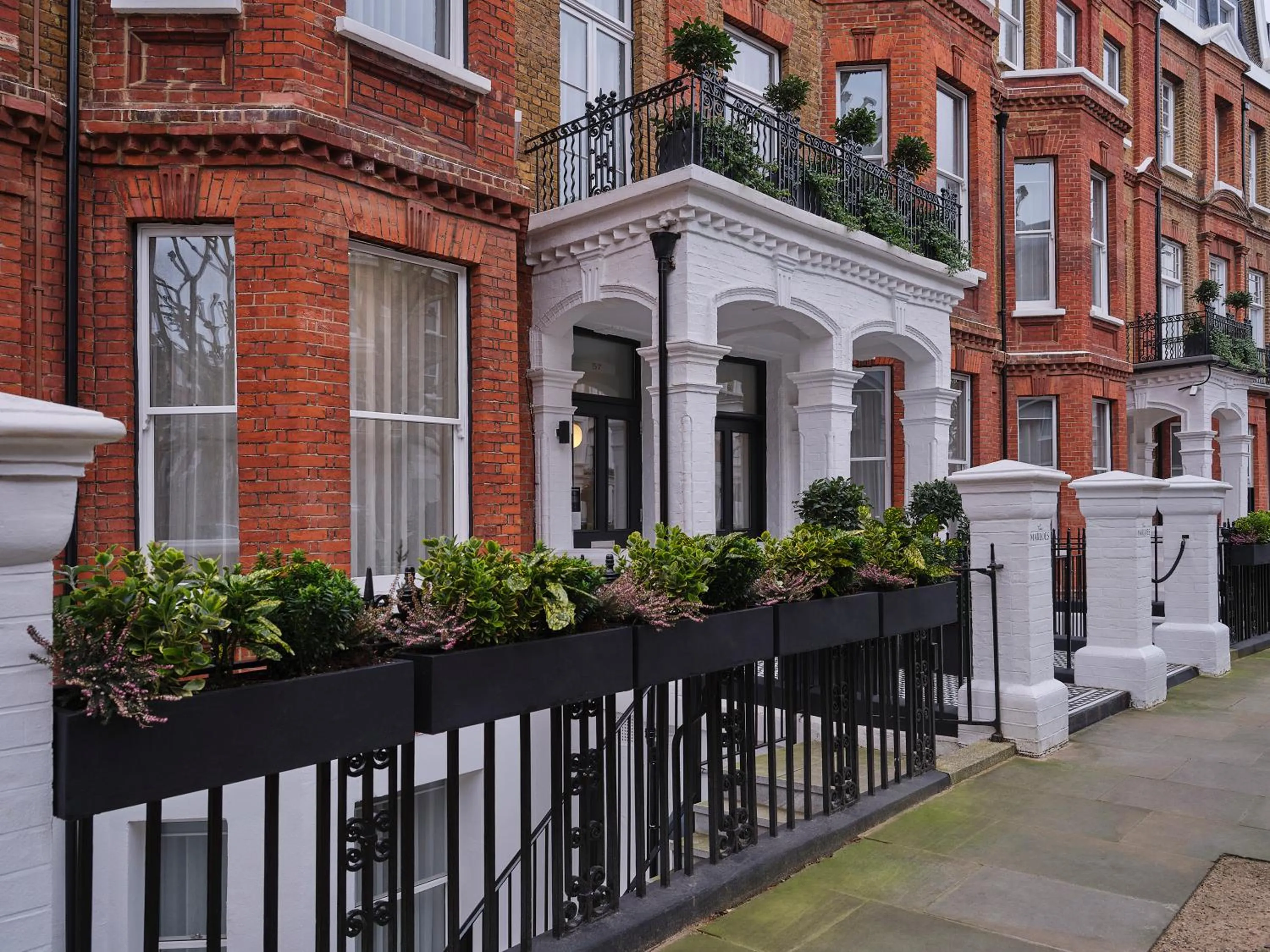 Facade/entrance in The Marloes