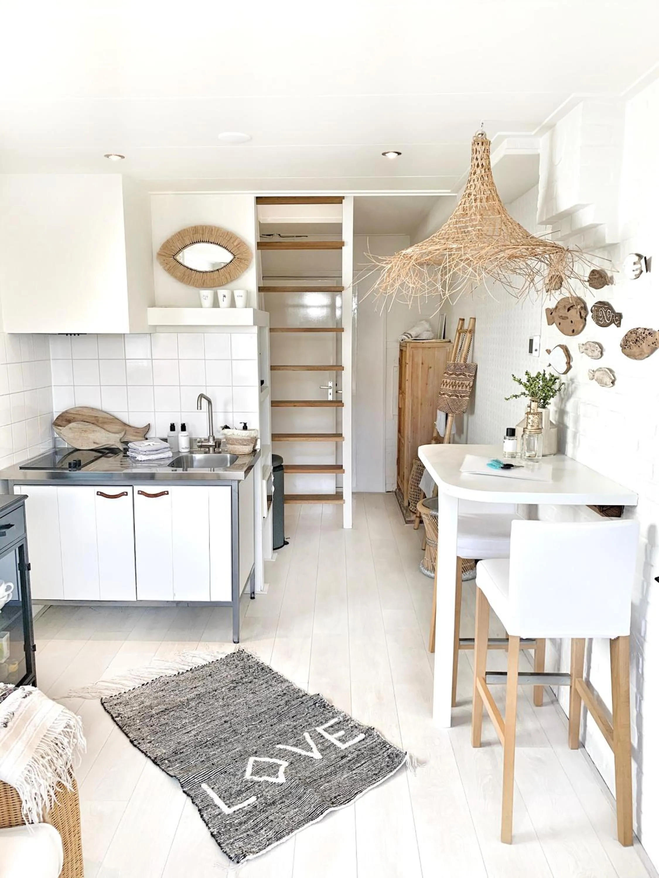 Kitchen or kitchenette in ELSK Cottage