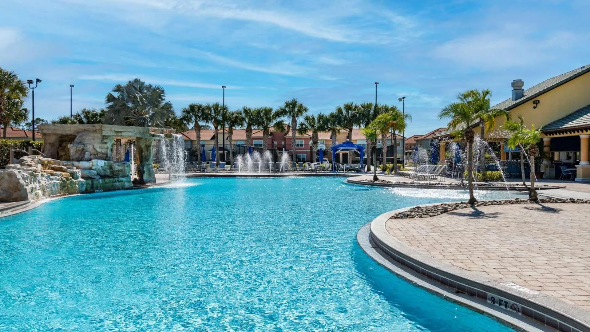 Swimming pool in 8931 Cuban Palm