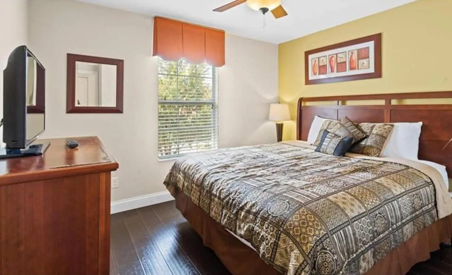 Bedroom, Bed in 8931 Cuban Palm