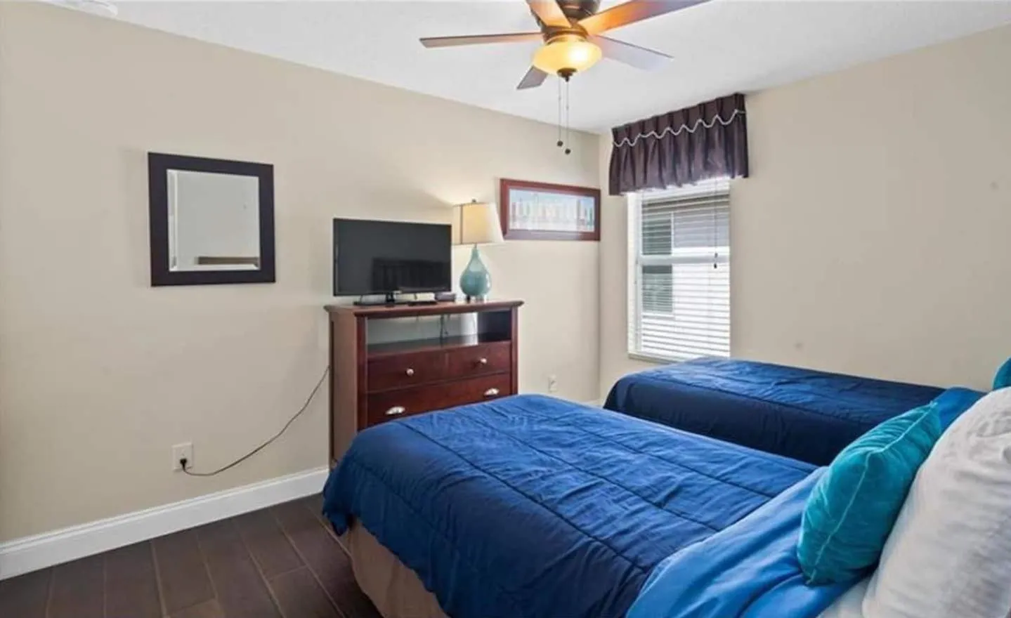 Bedroom, Bed in 8931 Cuban Palm