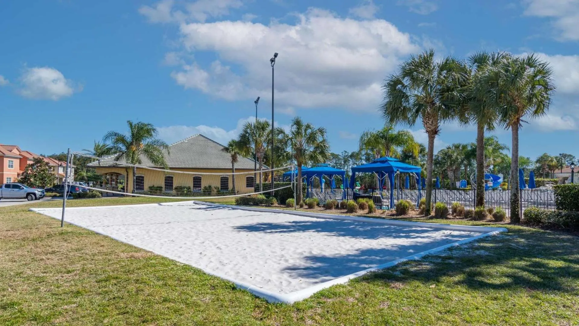 Property building in 8931 Cuban Palm