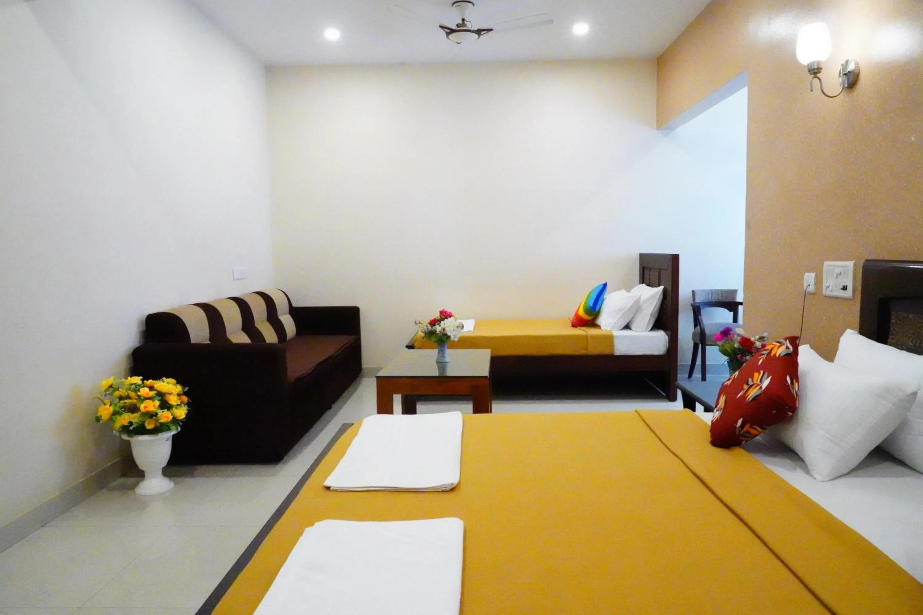 Bed in Vinayagam Residency