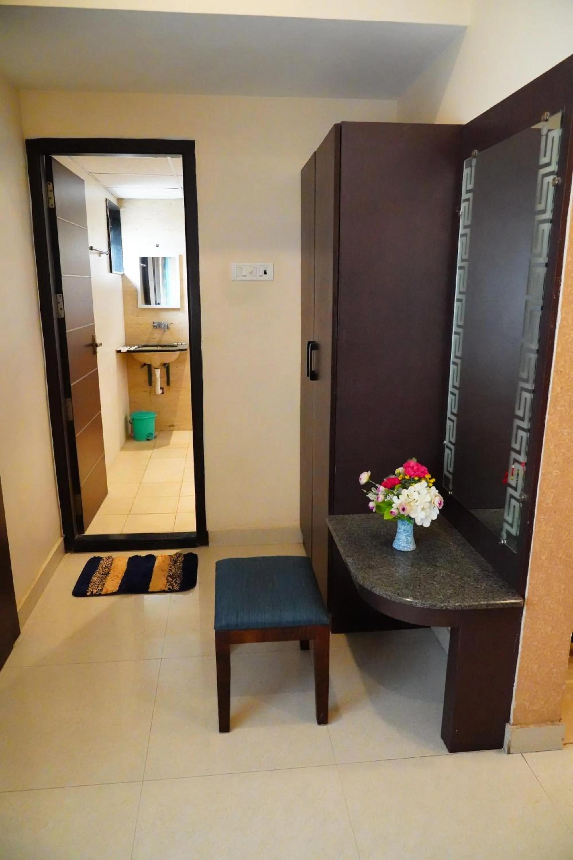 wardrobe in Vinayagam Residency