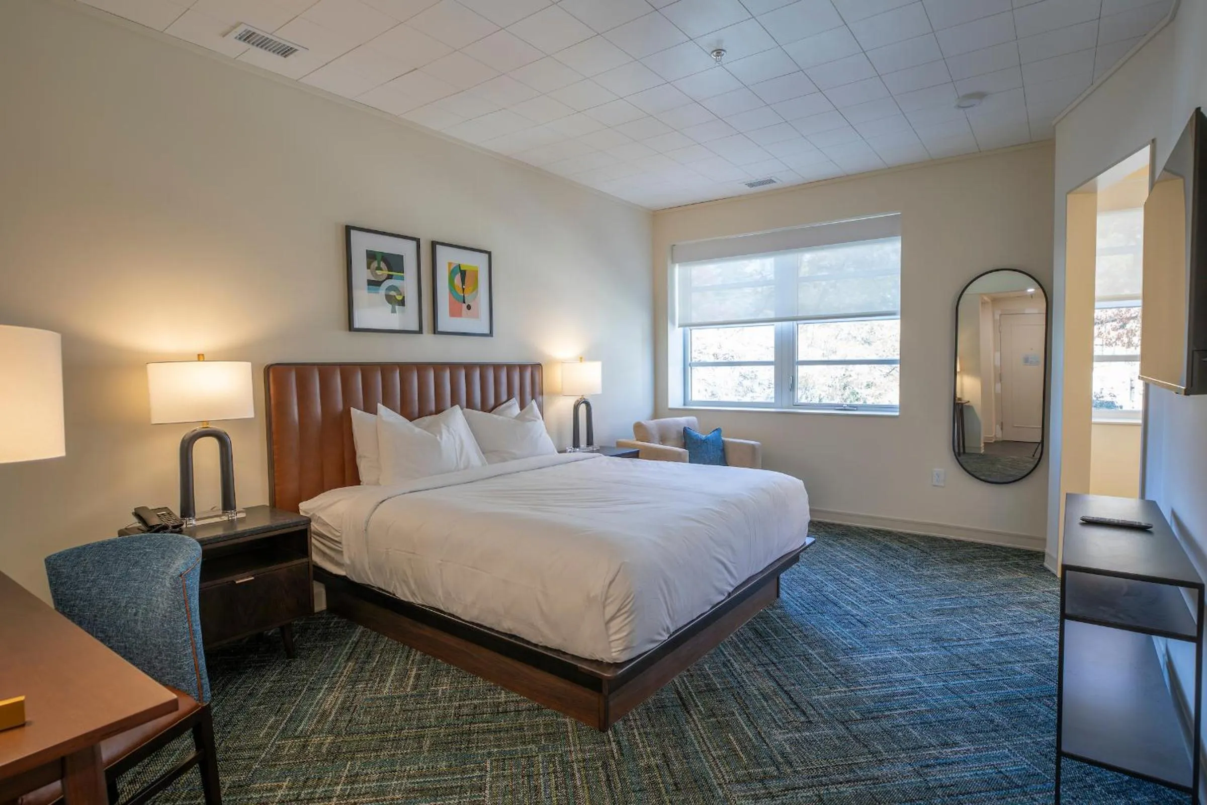 Photo of the whole room, Bed in The Holbrook Hotel