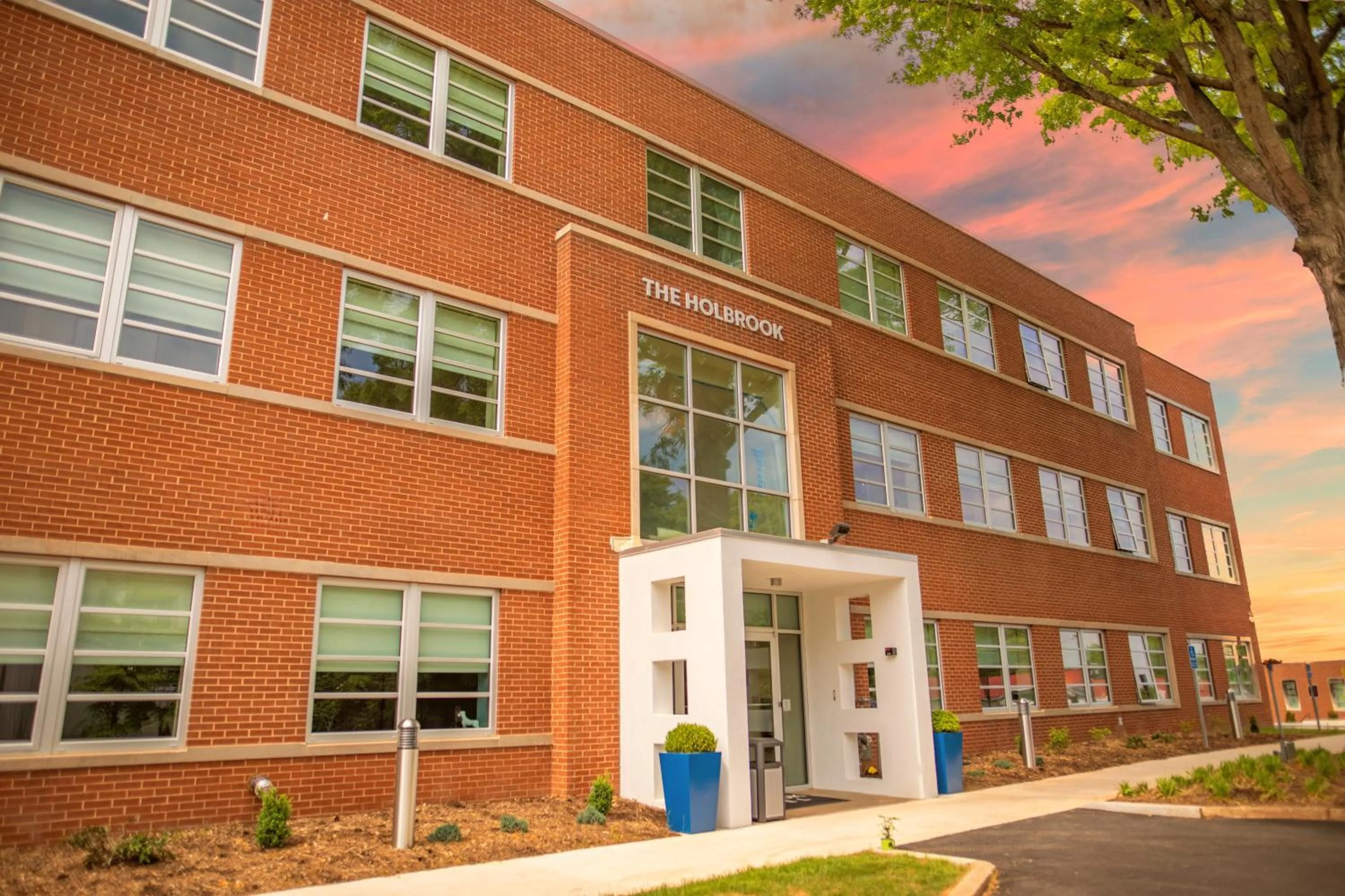 Property building in The Holbrook Hotel