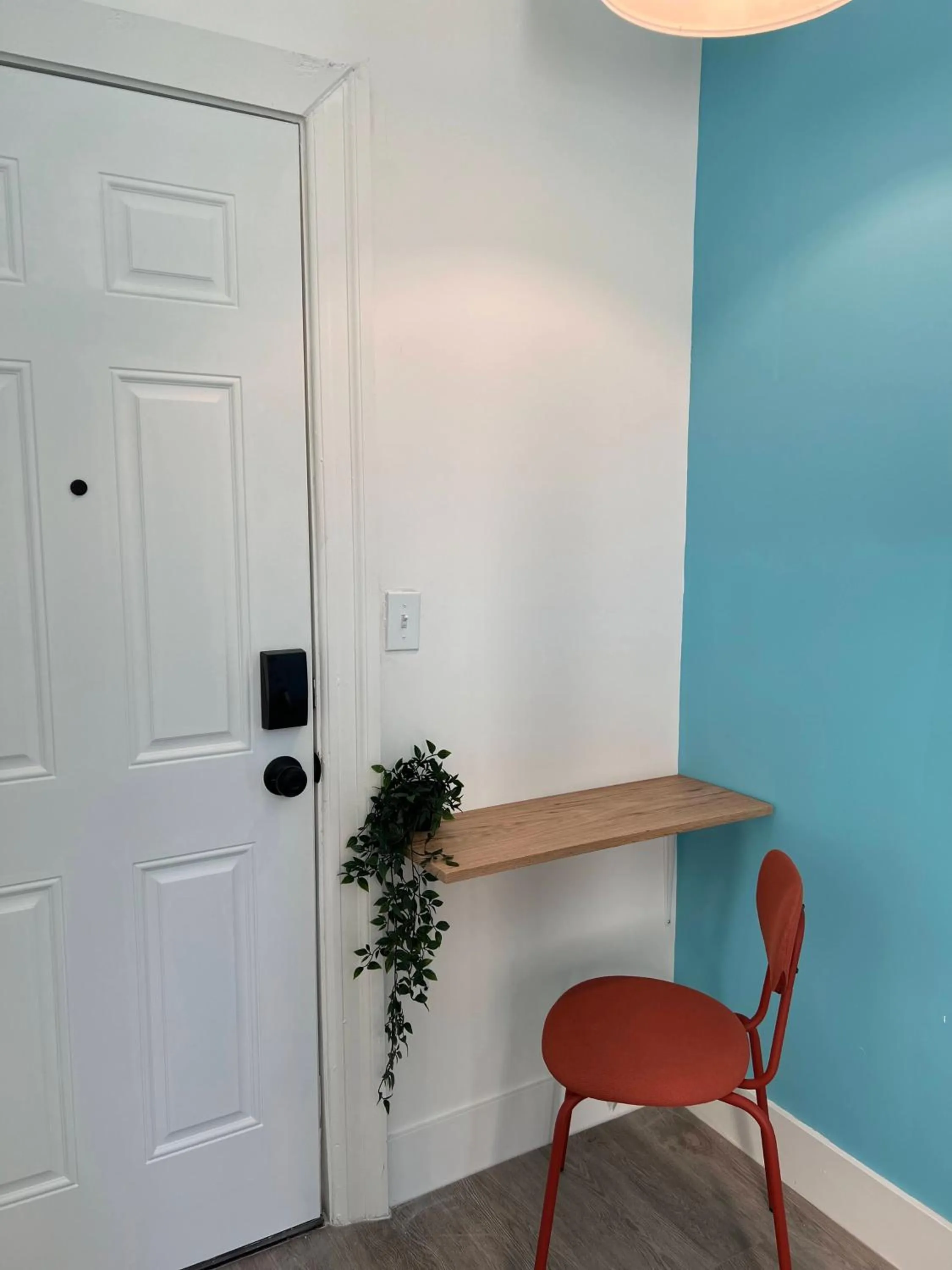 hair dresser in East Harlem Hostel