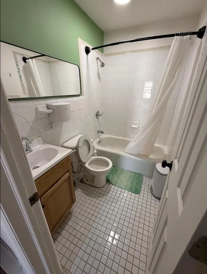 Shower in East Harlem Hostel