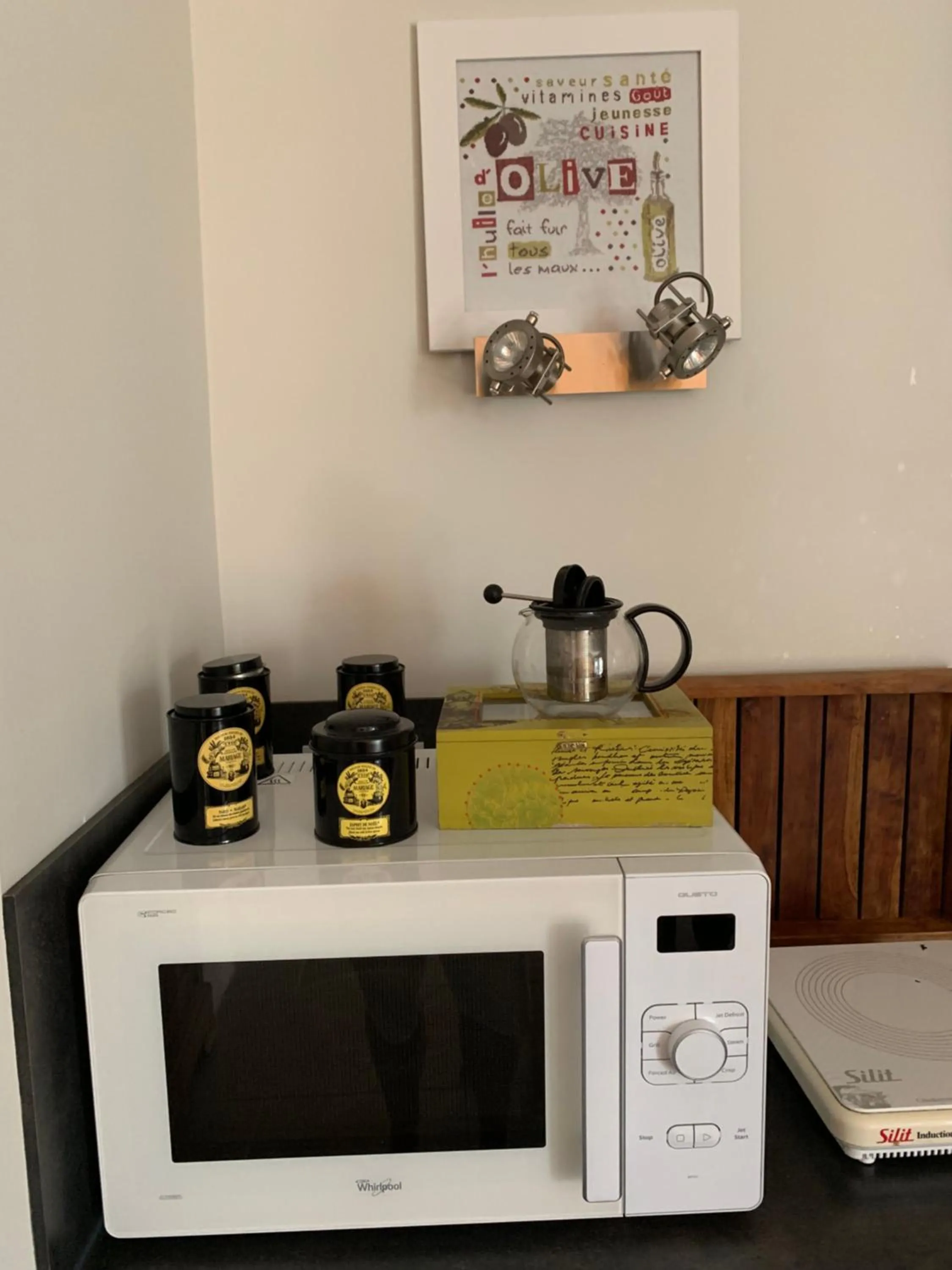 Communal kitchen in B&B - Chambres d'hôtes Le Foch