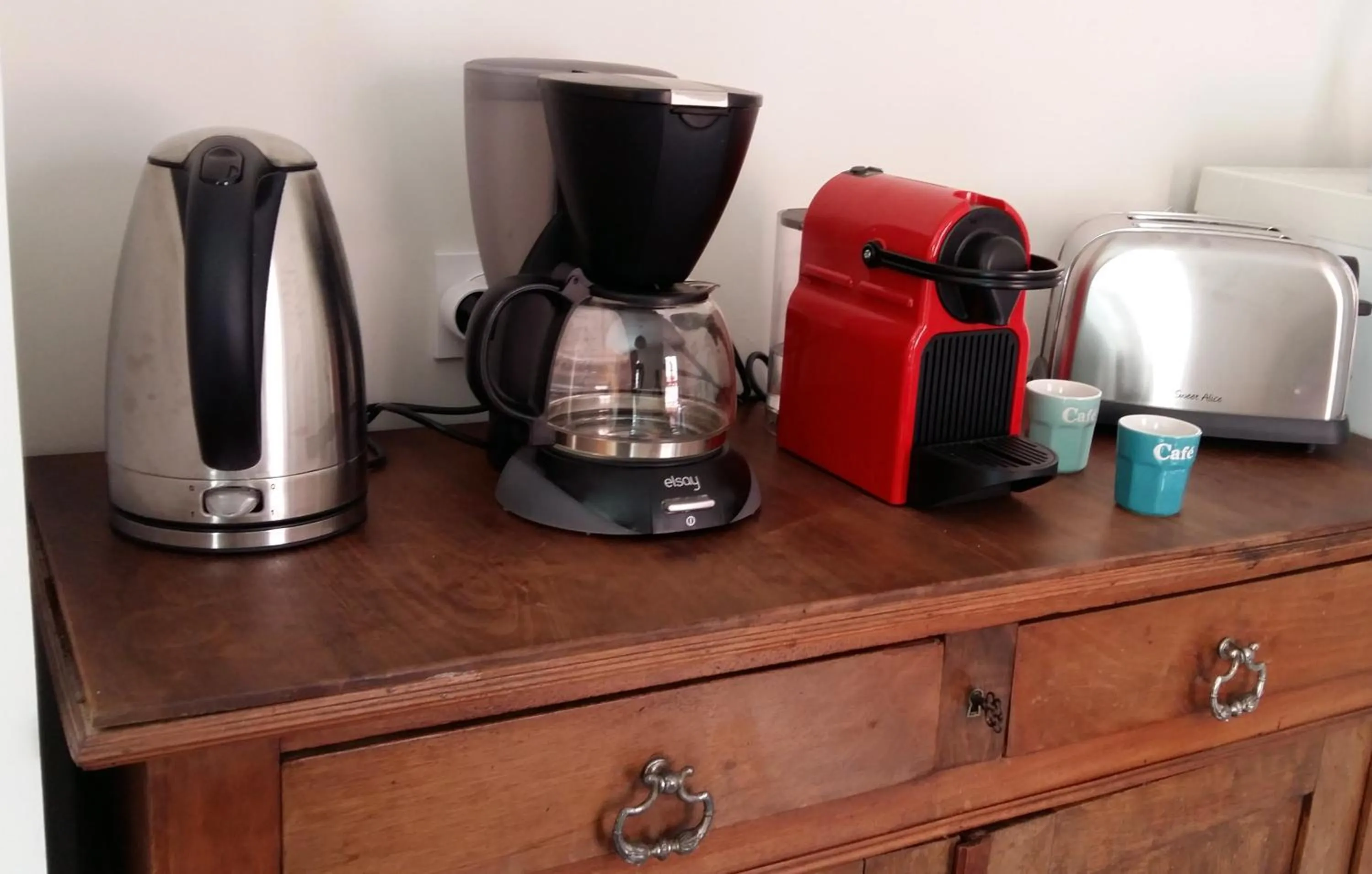 Communal kitchen in B&B - Chambres d'hôtes Le Foch